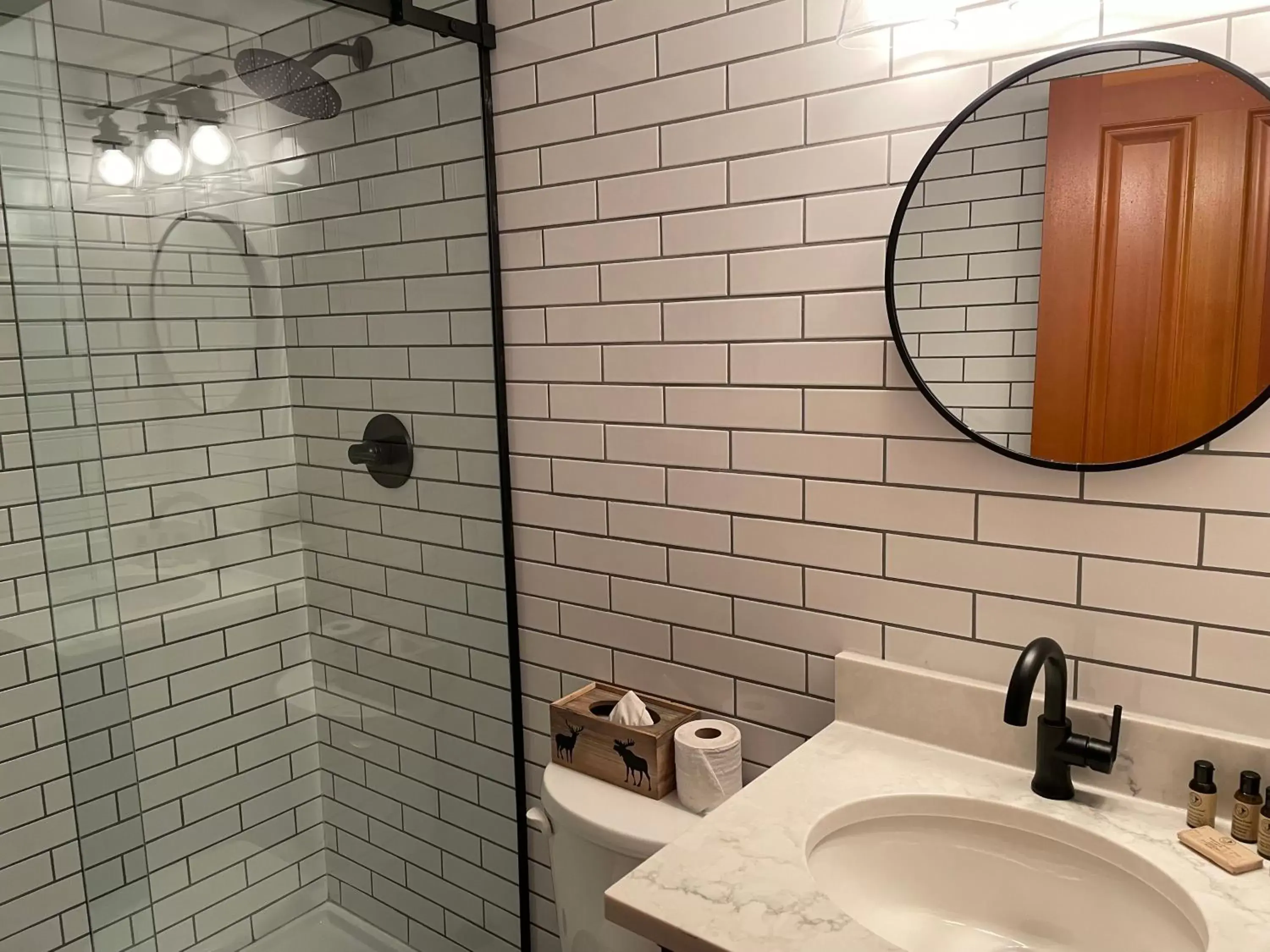 Shower, Bathroom in Baker Creek By Basecamp