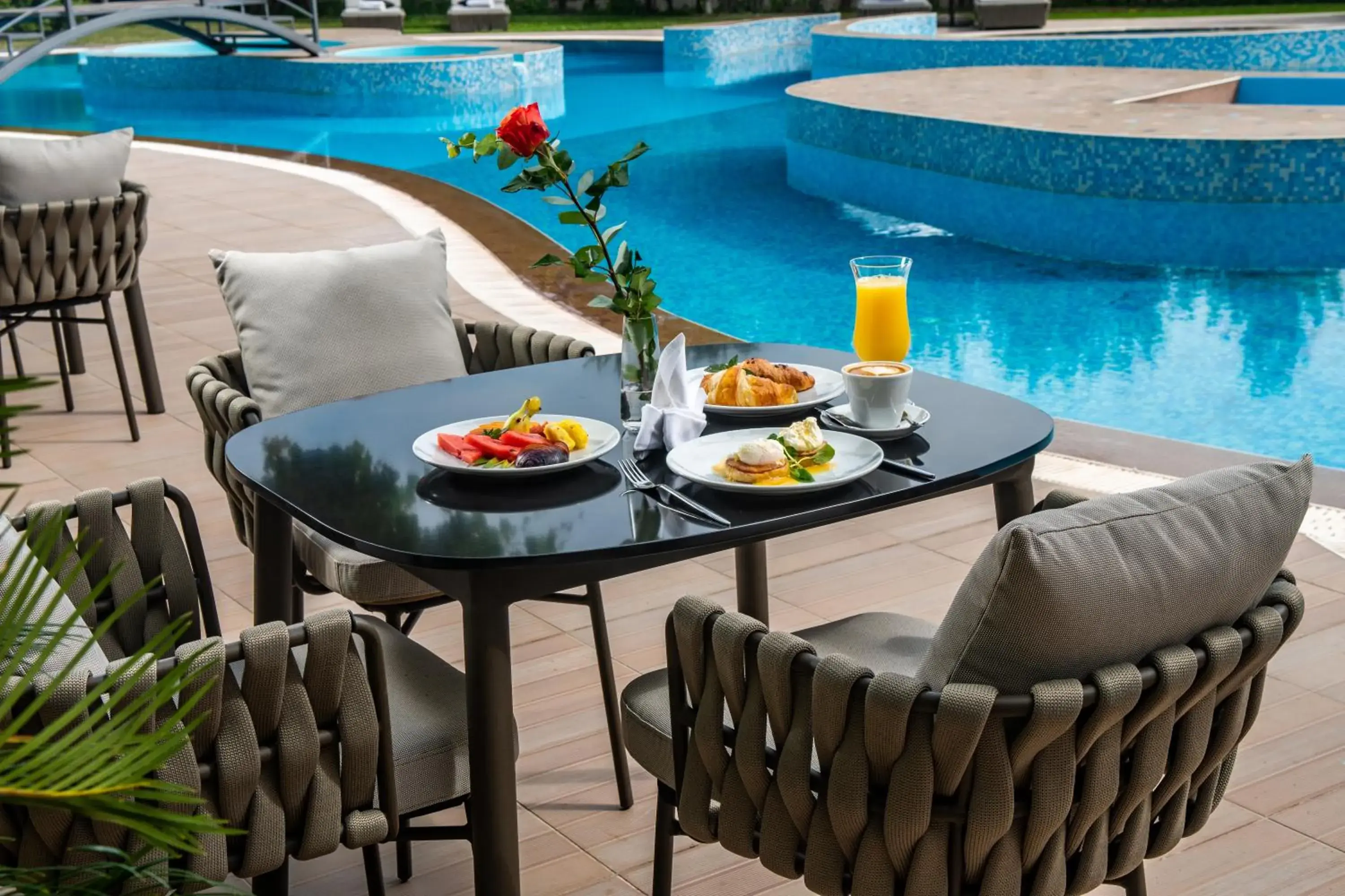 Breakfast, Swimming Pool in Hotel President Solin