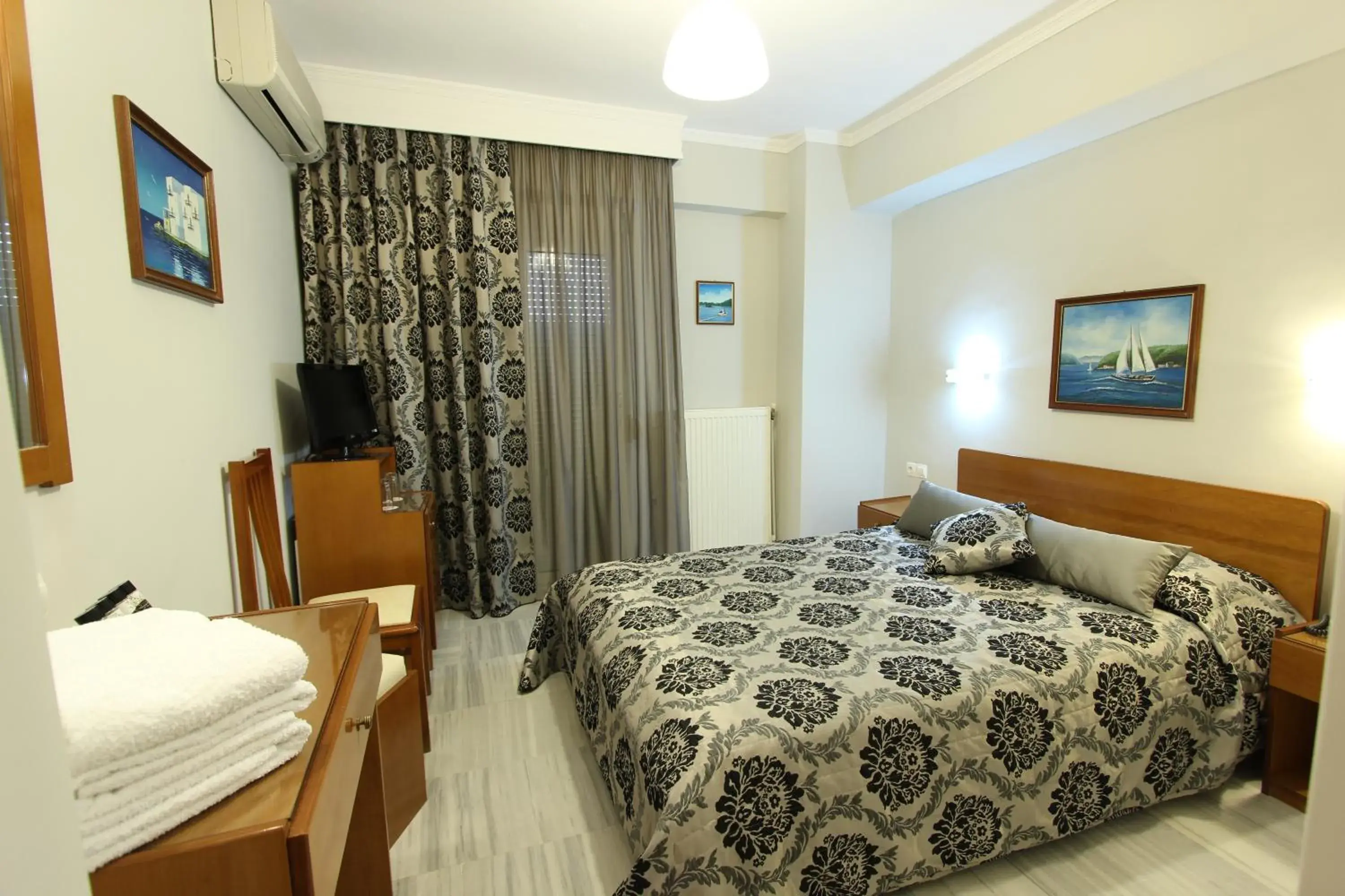 Double or Twin Room in Hotel Mallas