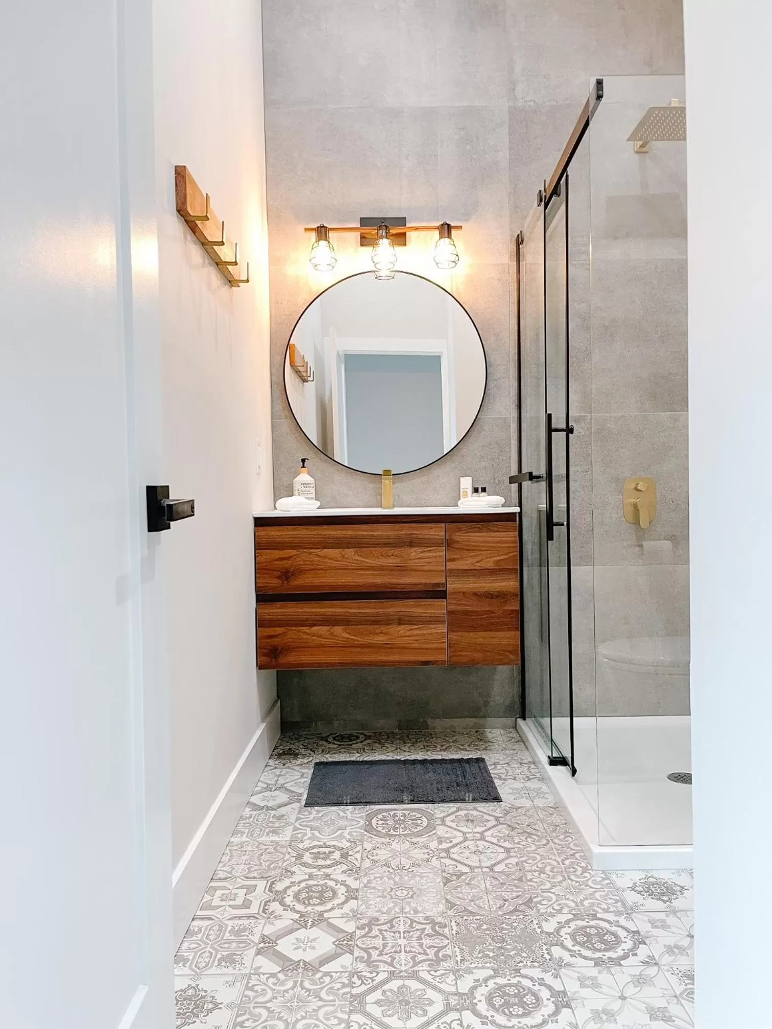 Bathroom in Inn On King Bed & Breakfast