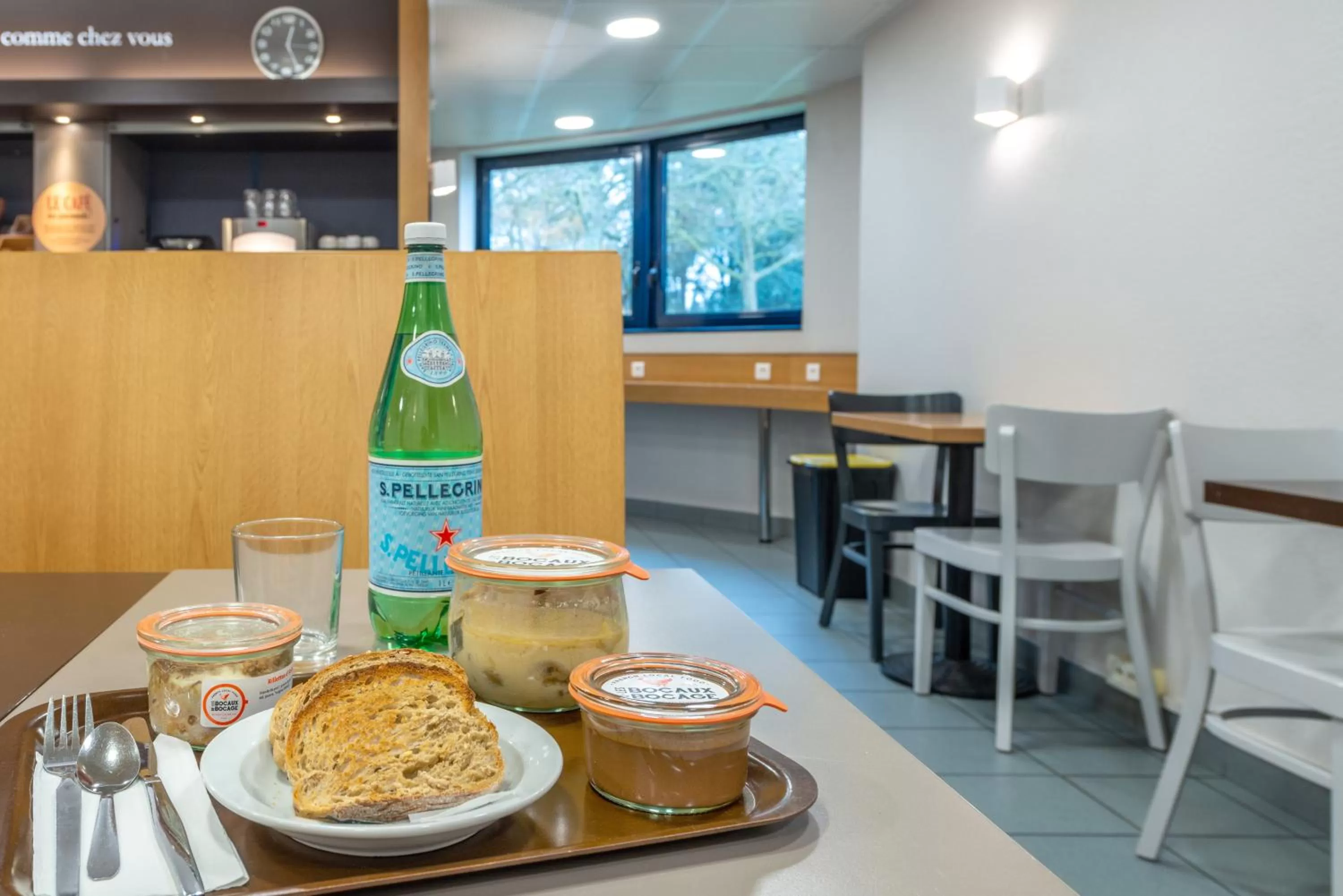 Food in B&B HOTEL Cholet Sud