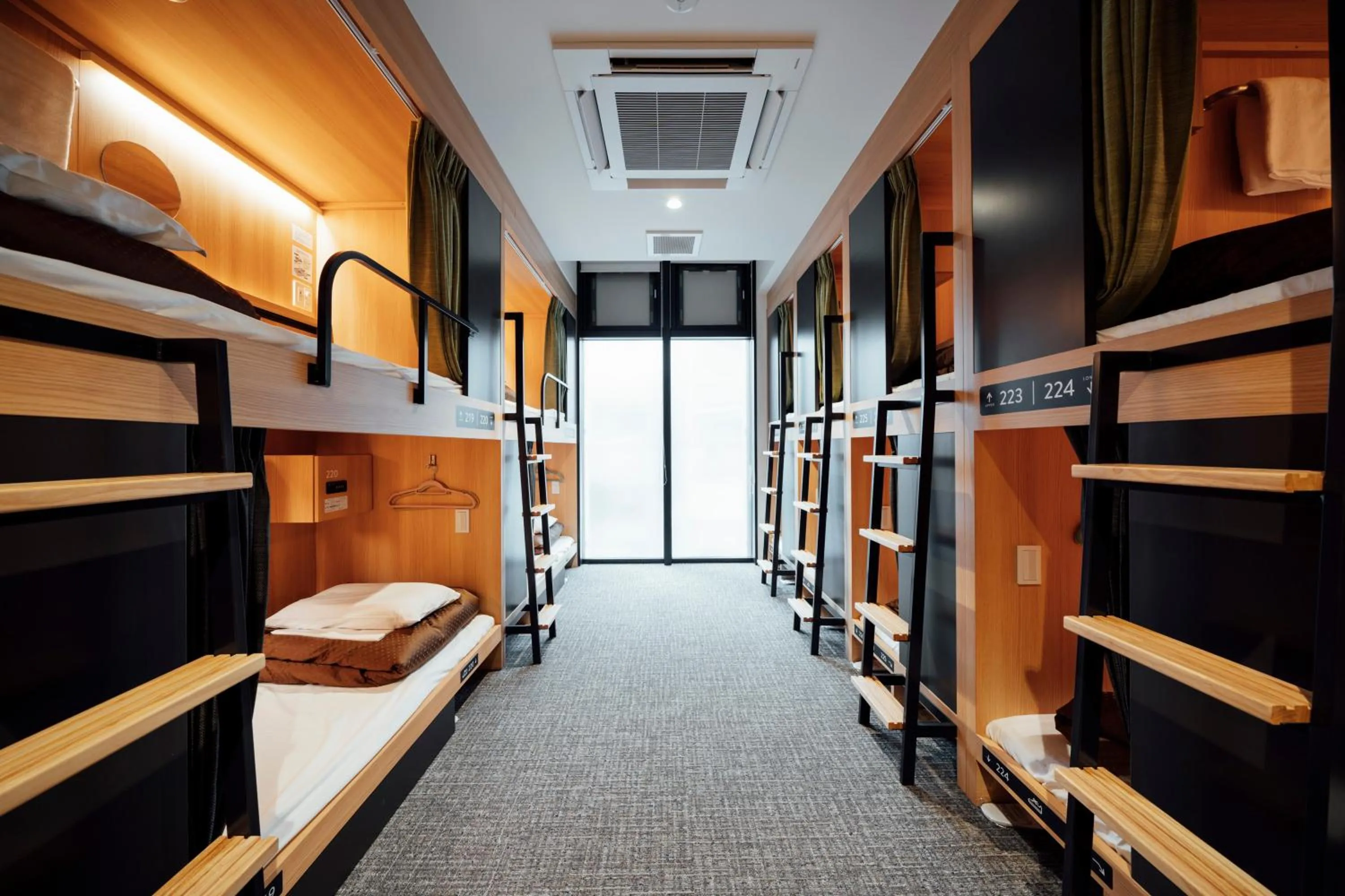 bunk bed, Bed in WeBase Hiroshima