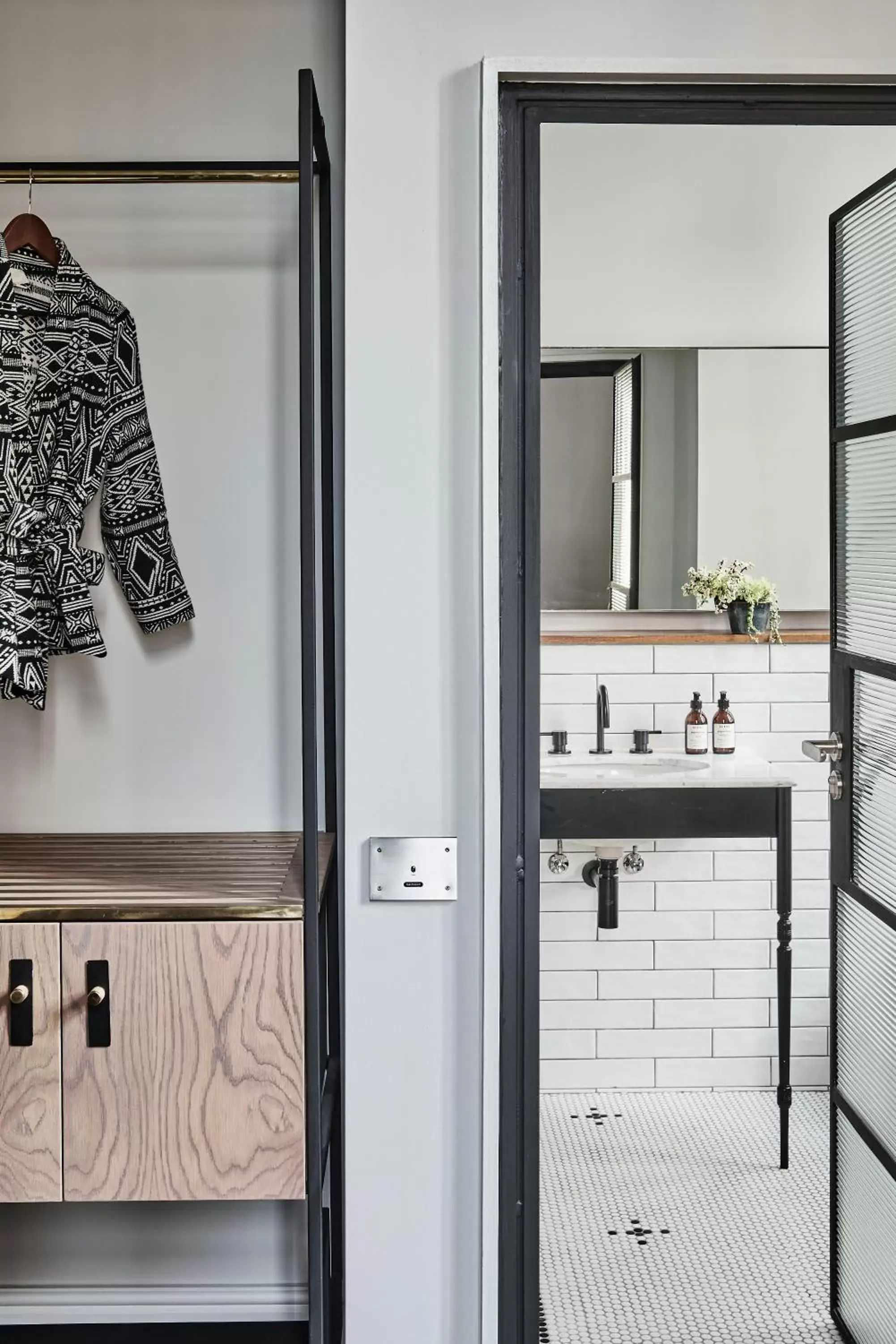 Bathroom, Kitchen/Kitchenette in Gorgeous George by Design Hotels ™