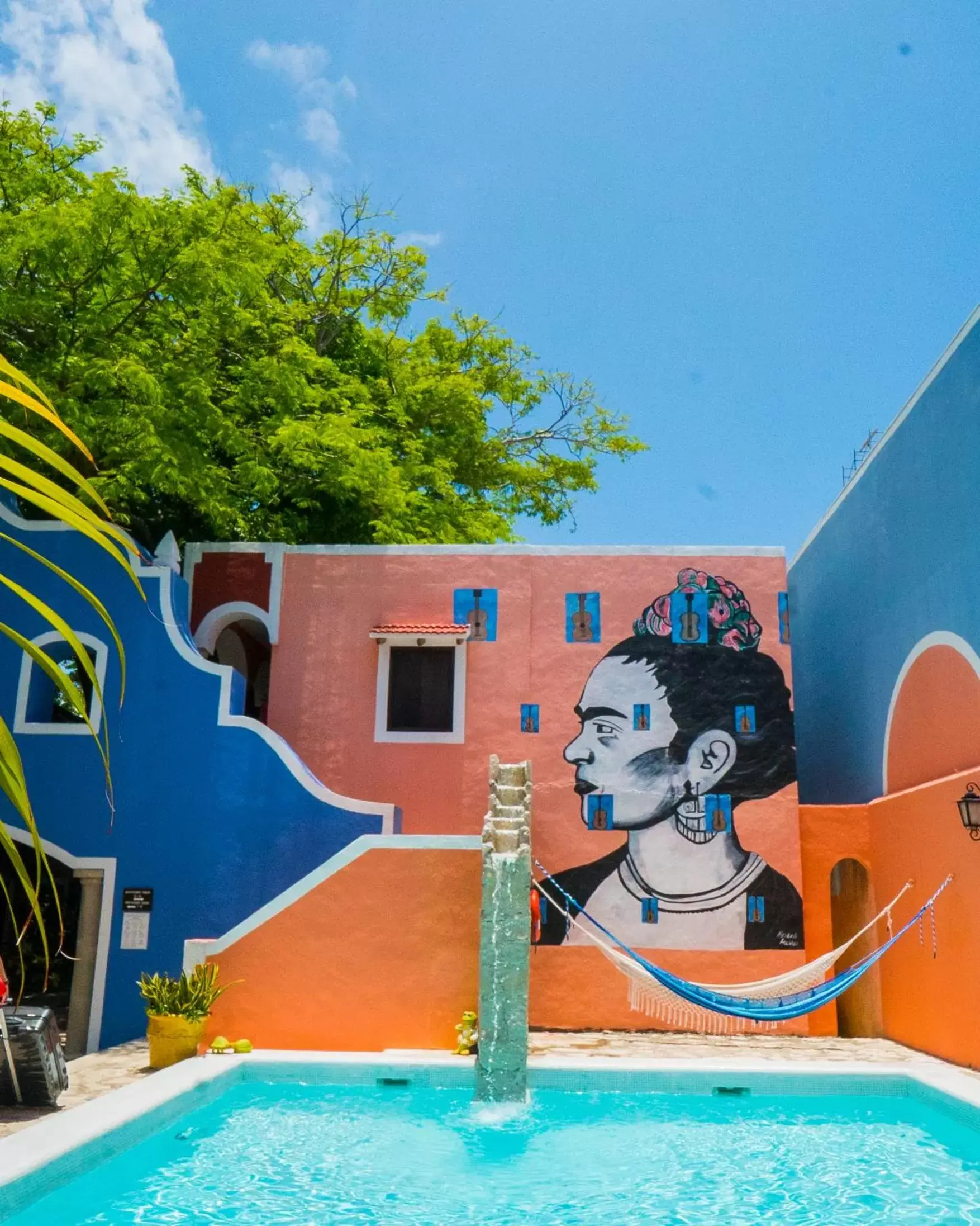 Swimming pool in Hotel Casa de las Flores