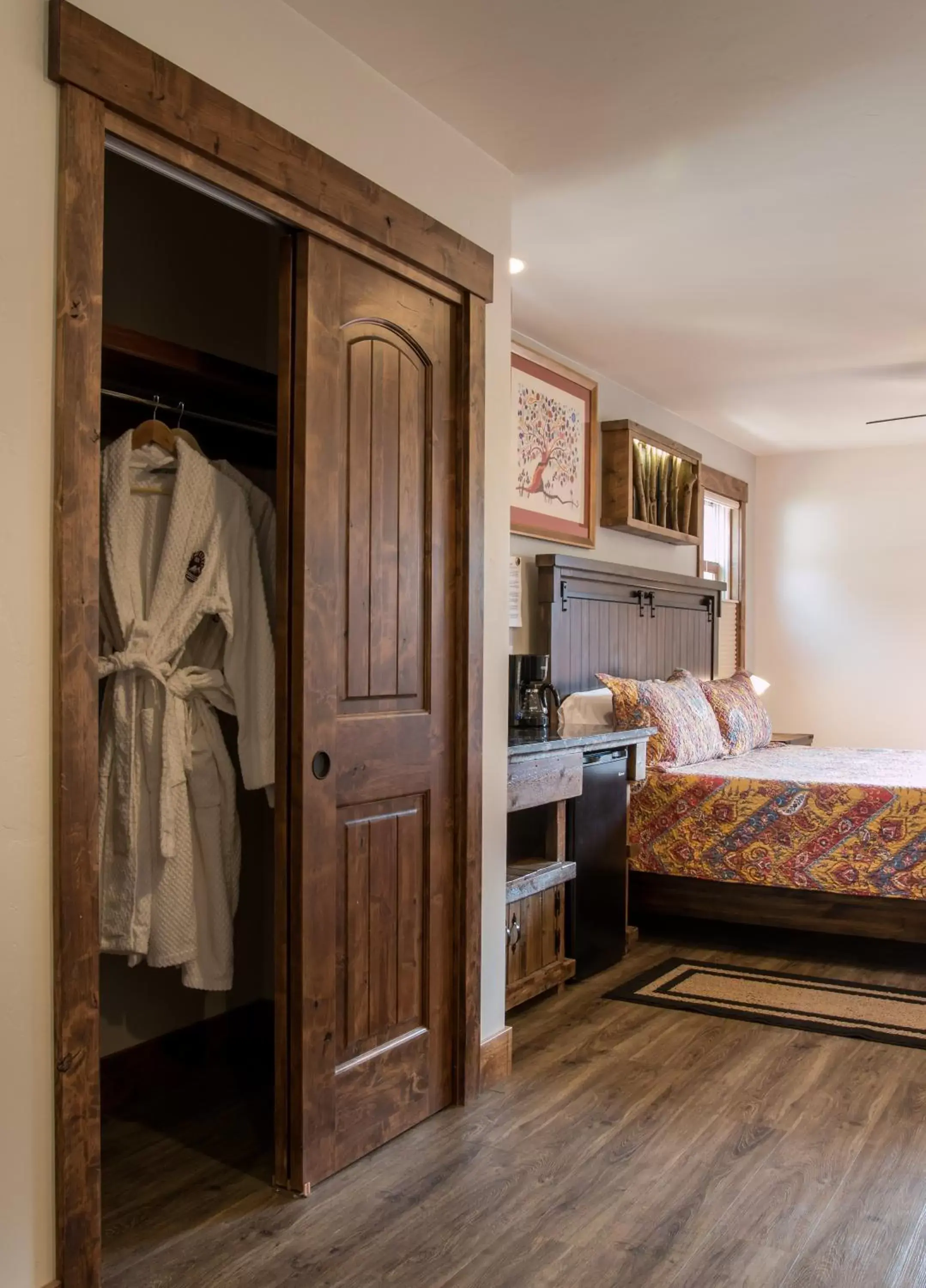 King Room with Mountain View in Clear Creek Inn King Room with Mountain View in Clear Creek Inn