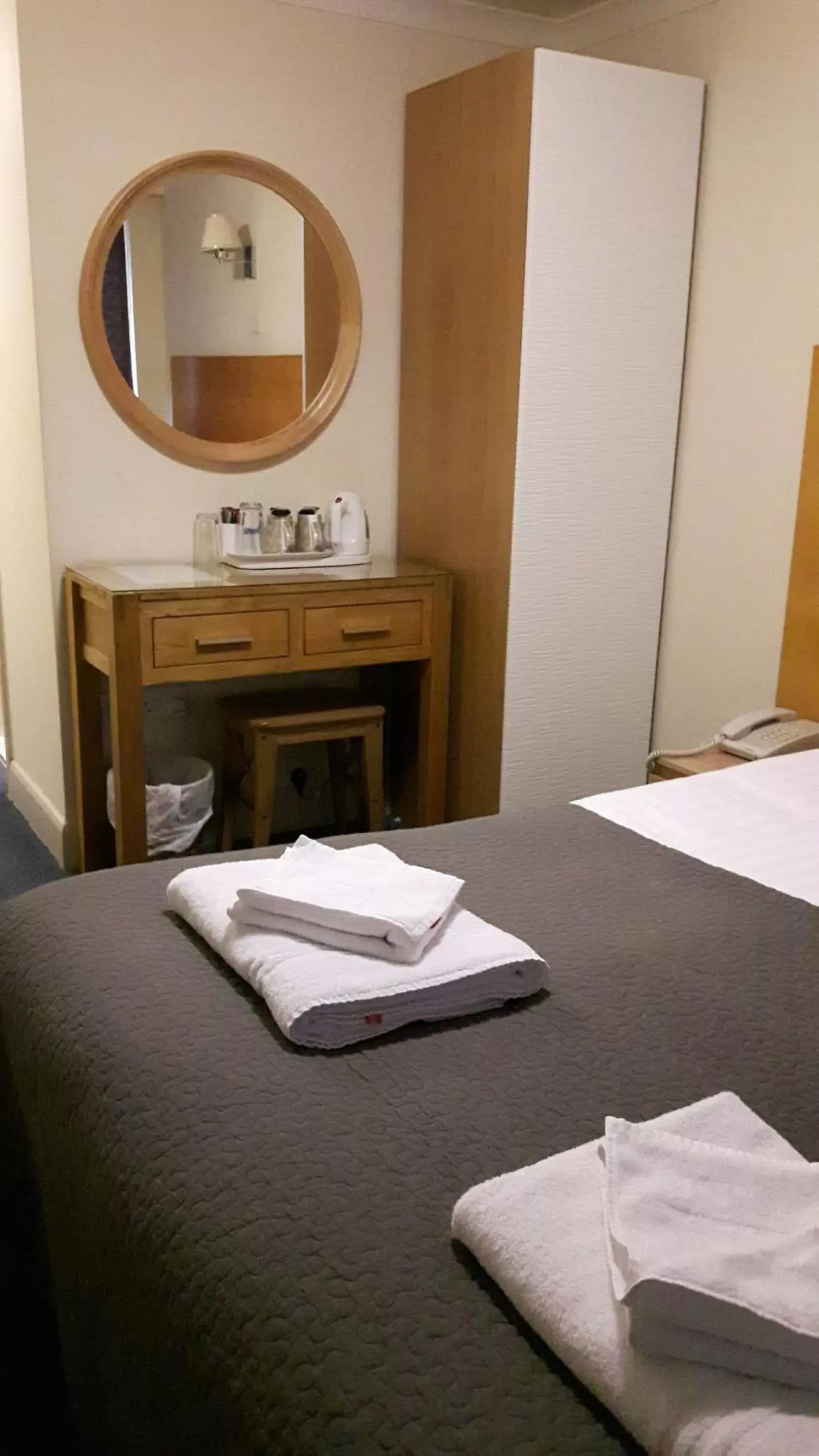 bunk bed, Bed in George Oxford Hotel bunk bed, Bed in George Oxford Hotel