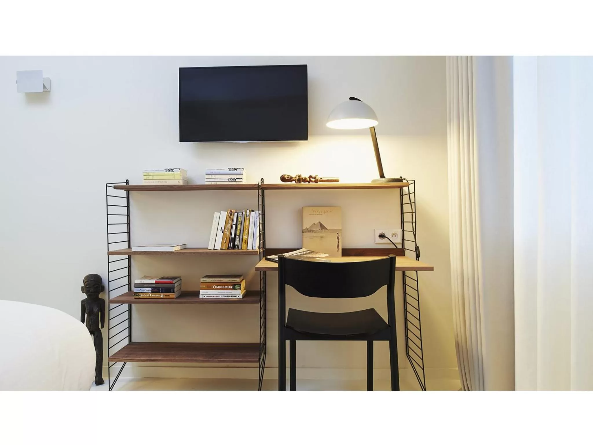 TV and multimedia in 9Hotel Sablon