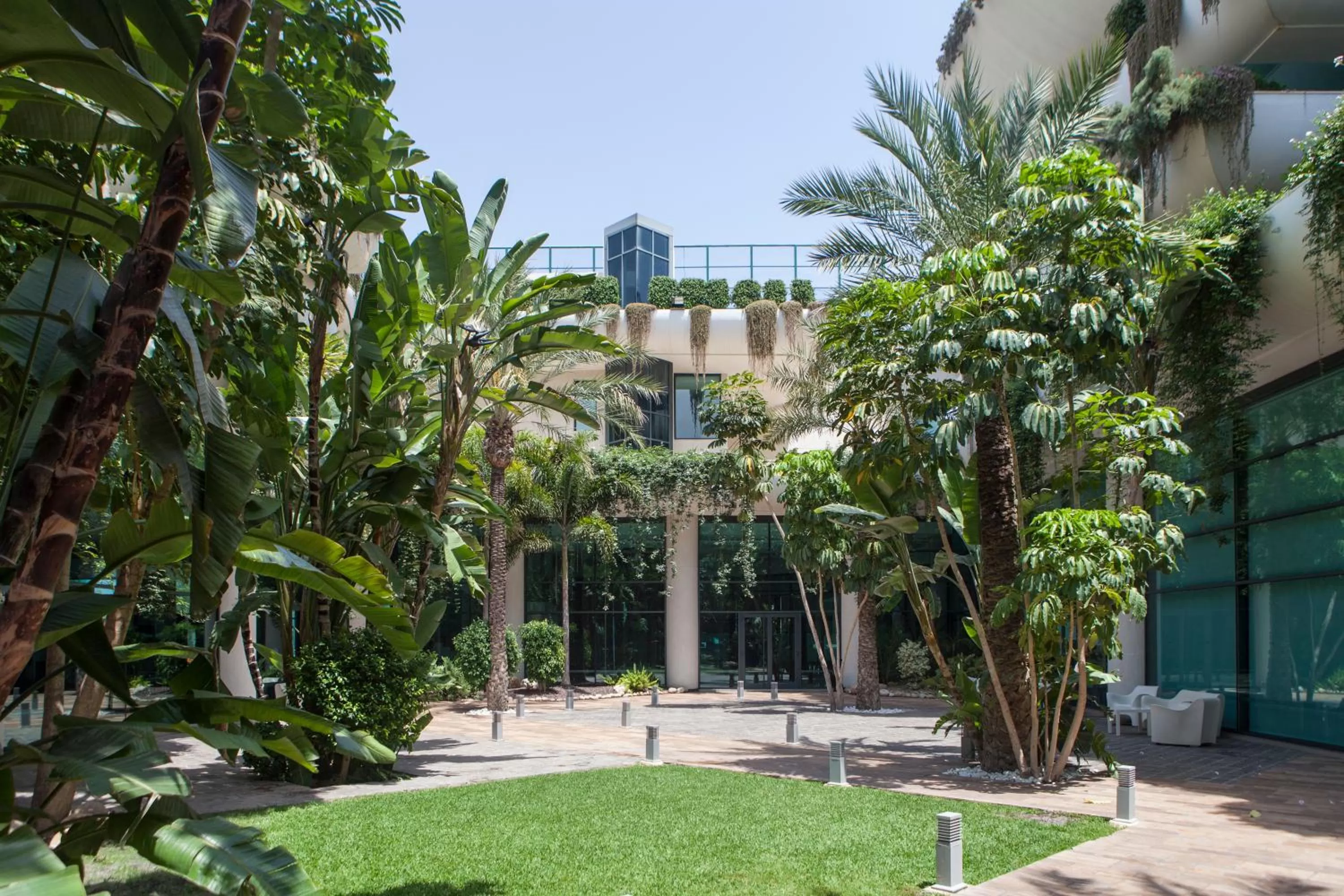 Garden in Hotel Deloix 4* Sup