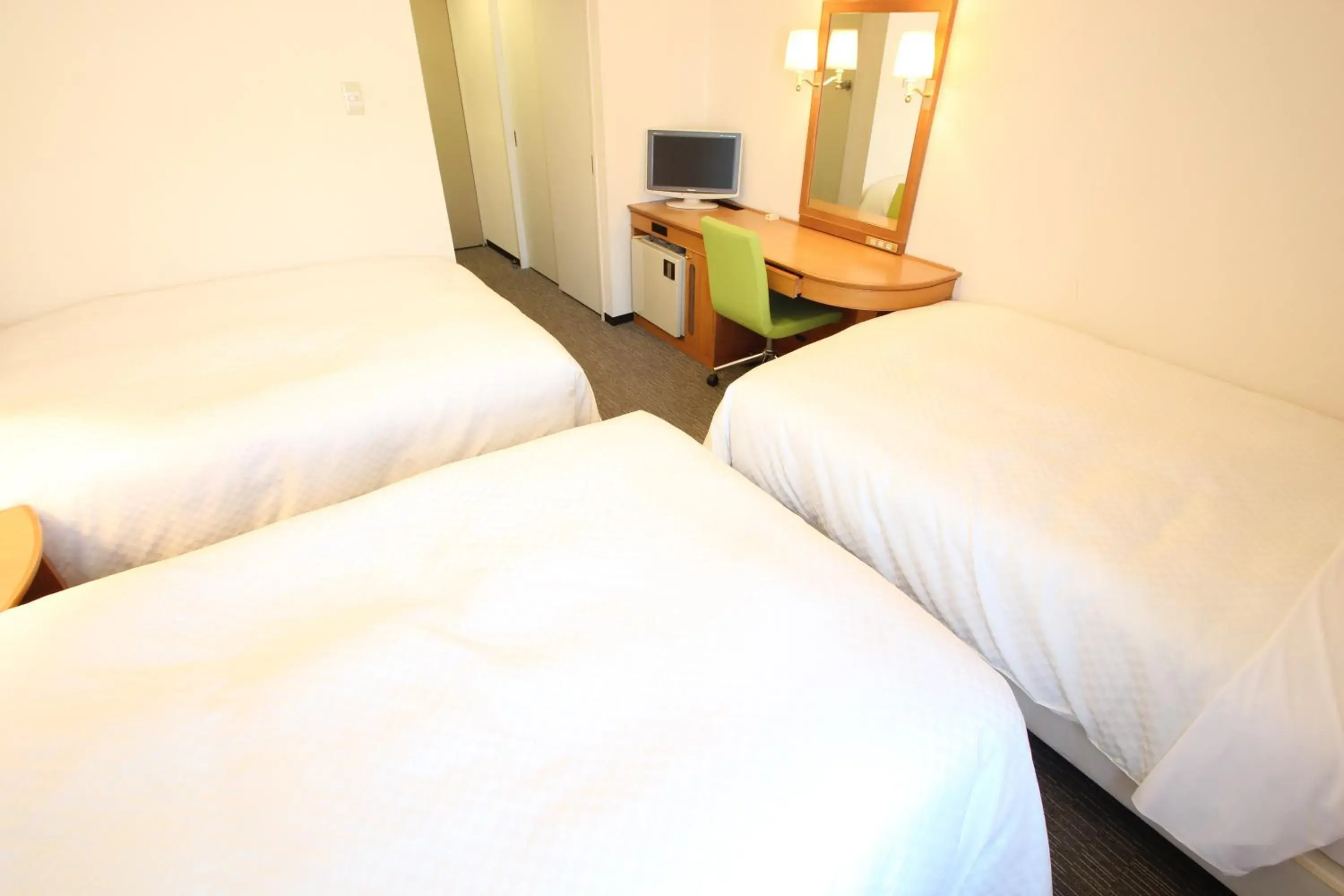 Photo of the whole room, Bed in Court Hotel Shin-Yokohama