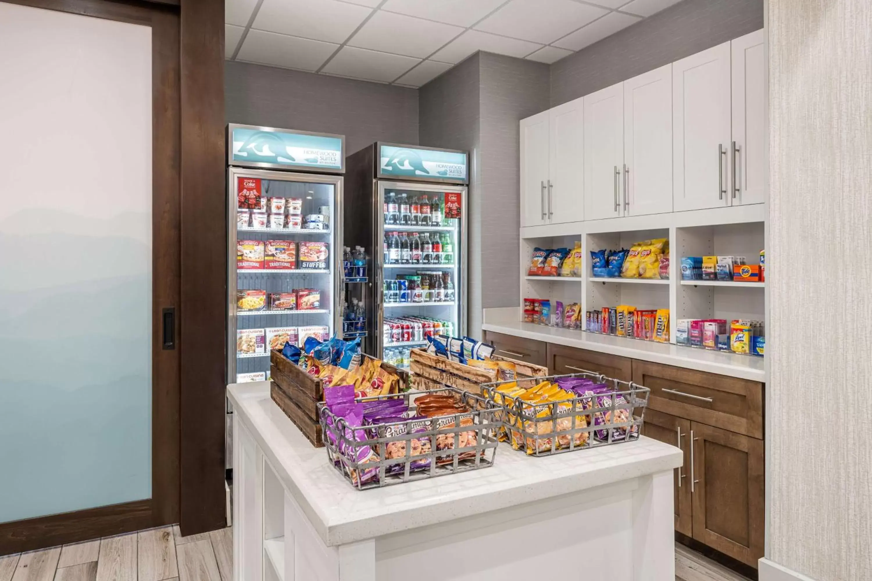 Dining area, Supermarket/Shops in Homewood Suites By Hilton San Marcos