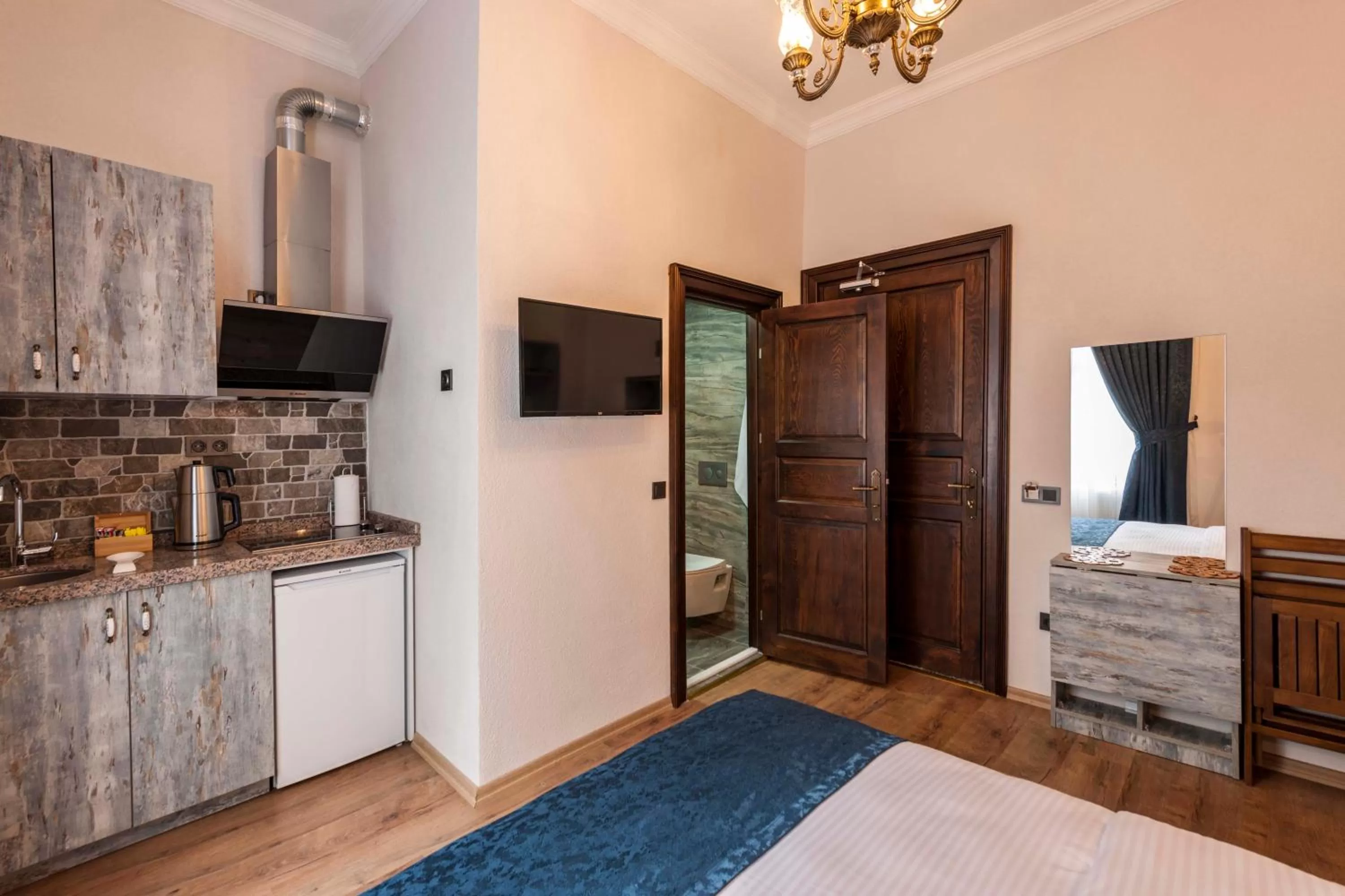 Photo of the whole room, Bed in Element Garden