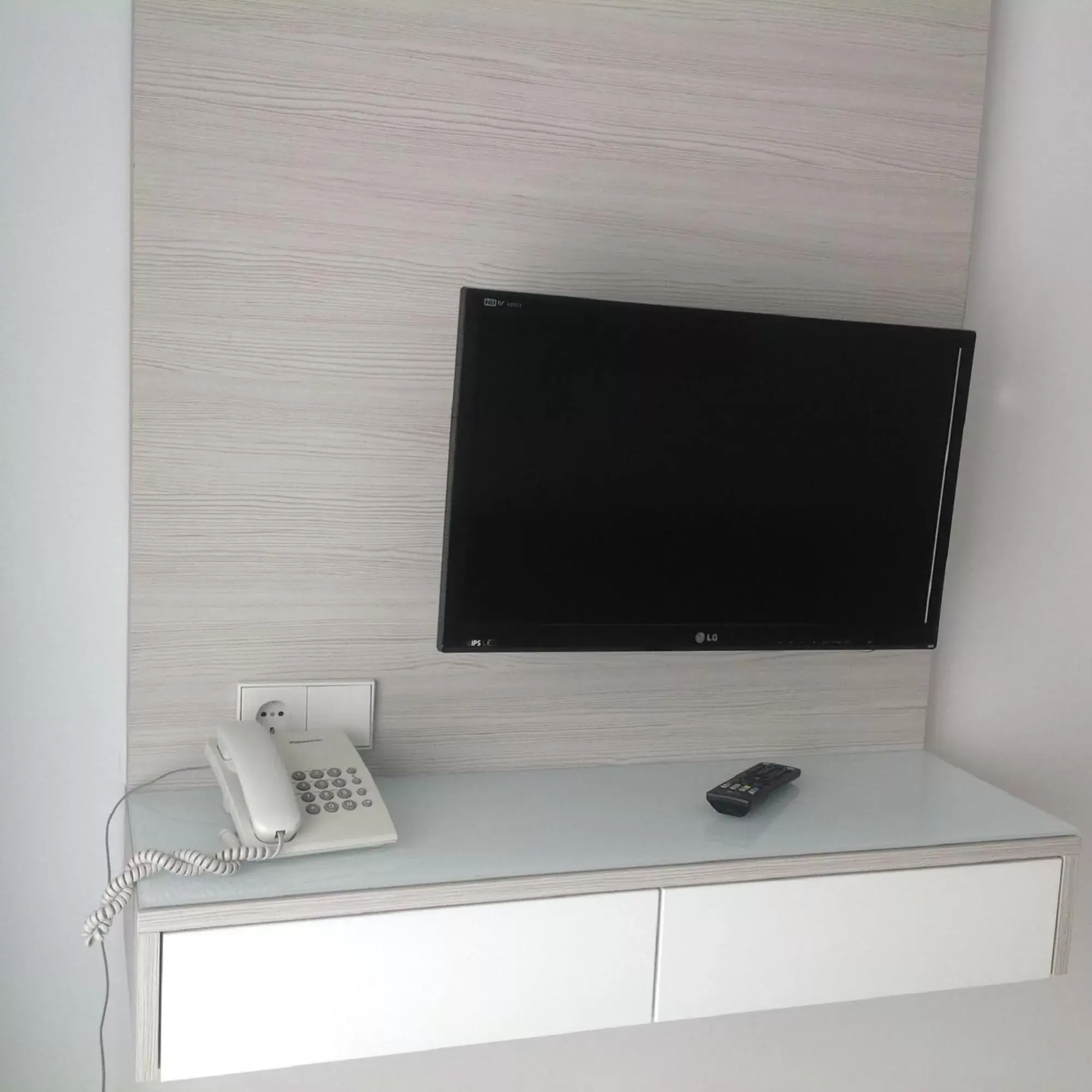 TV and multimedia, TV/Entertainment Center in Diamant Hotel & Aparthotel