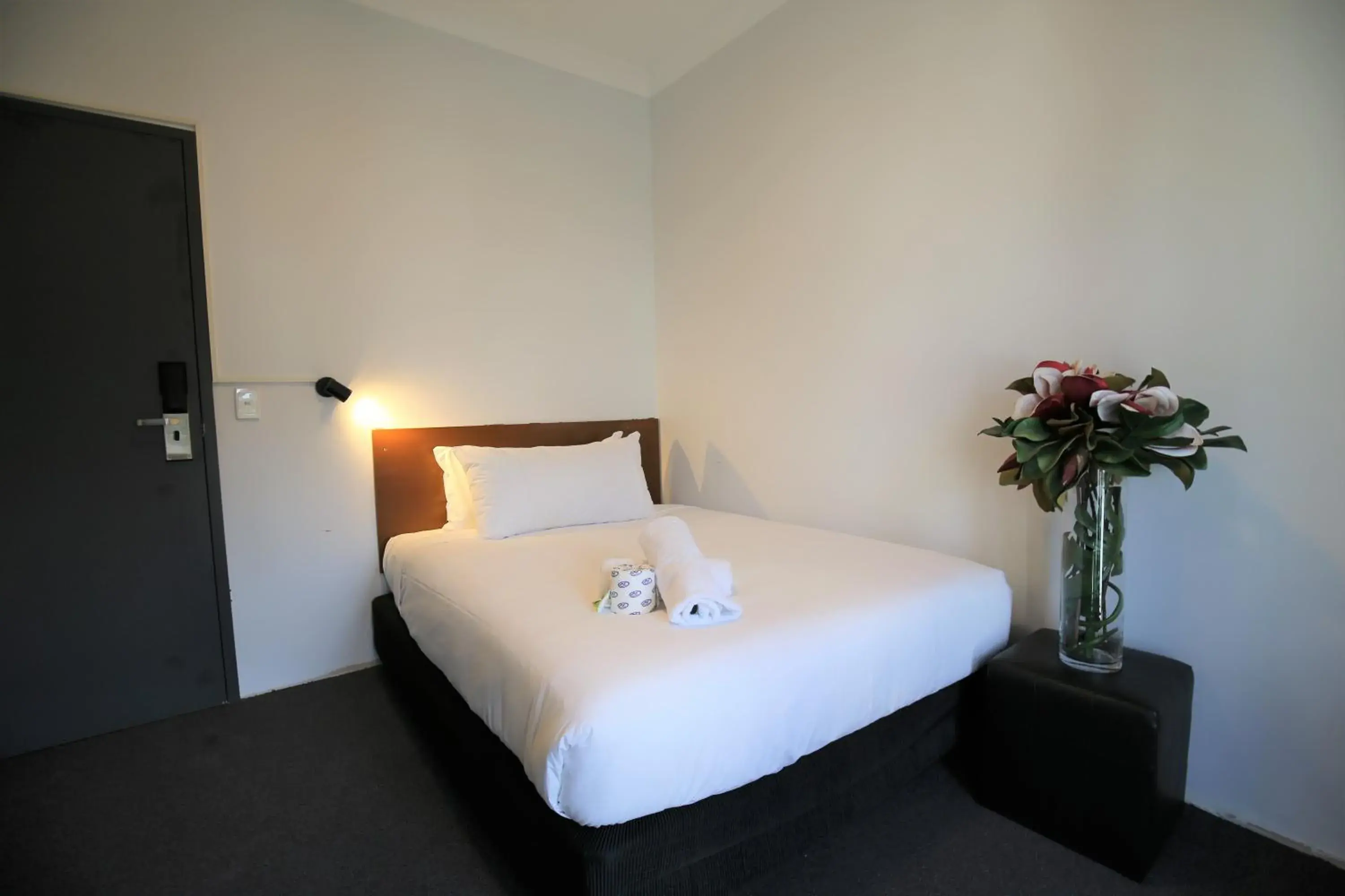 Guests, Bed in Newtown Budget Hotel
