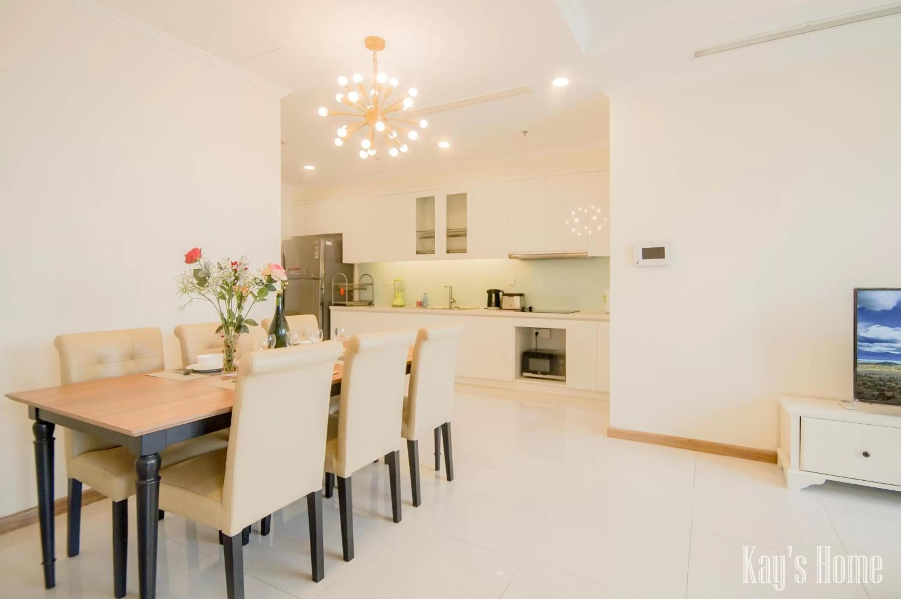 Dining Area in Vinhomes Central Park-Nice Homes