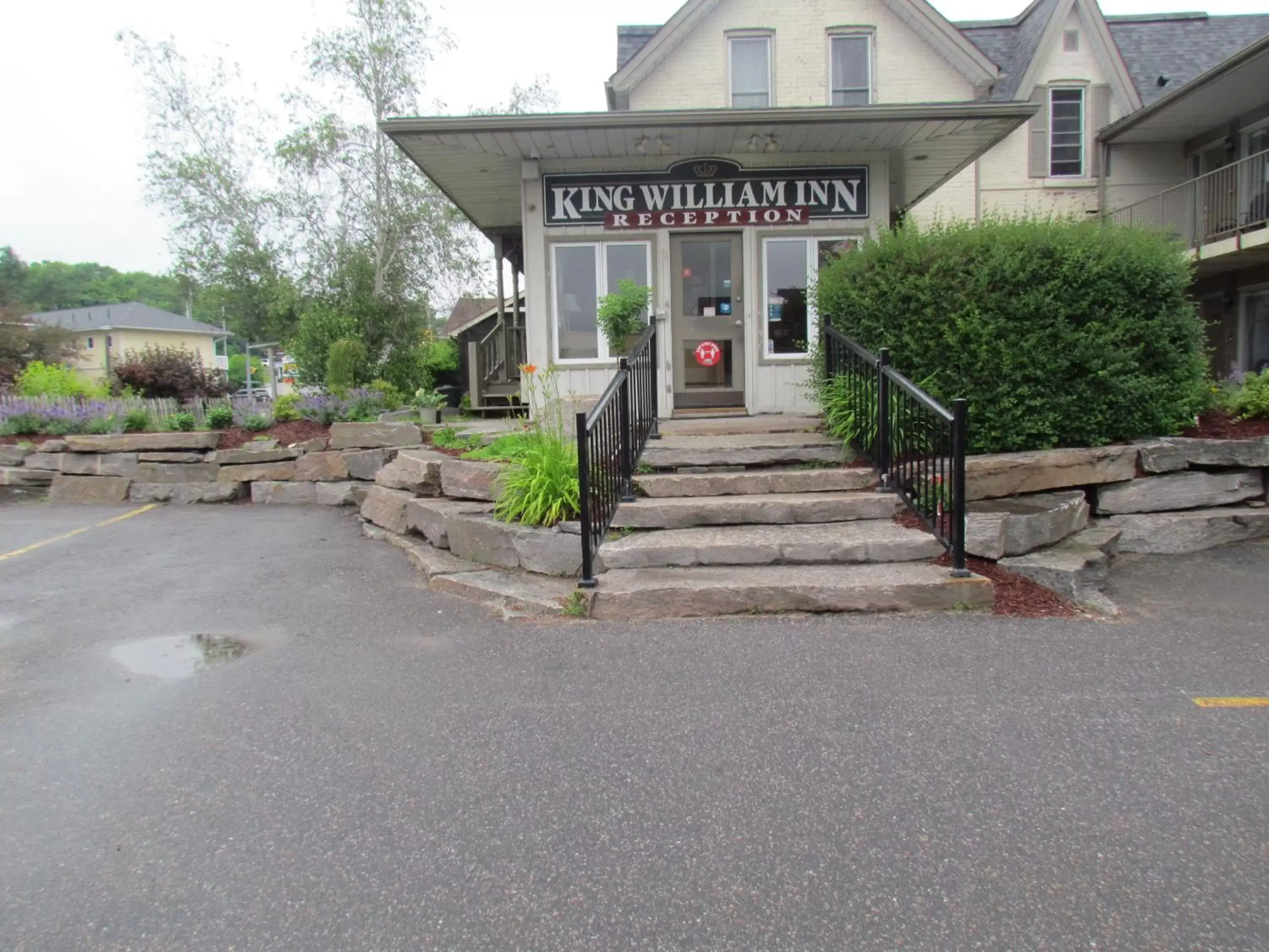 Property building in Rodeway Inn King William Property building in Rodeway Inn King William