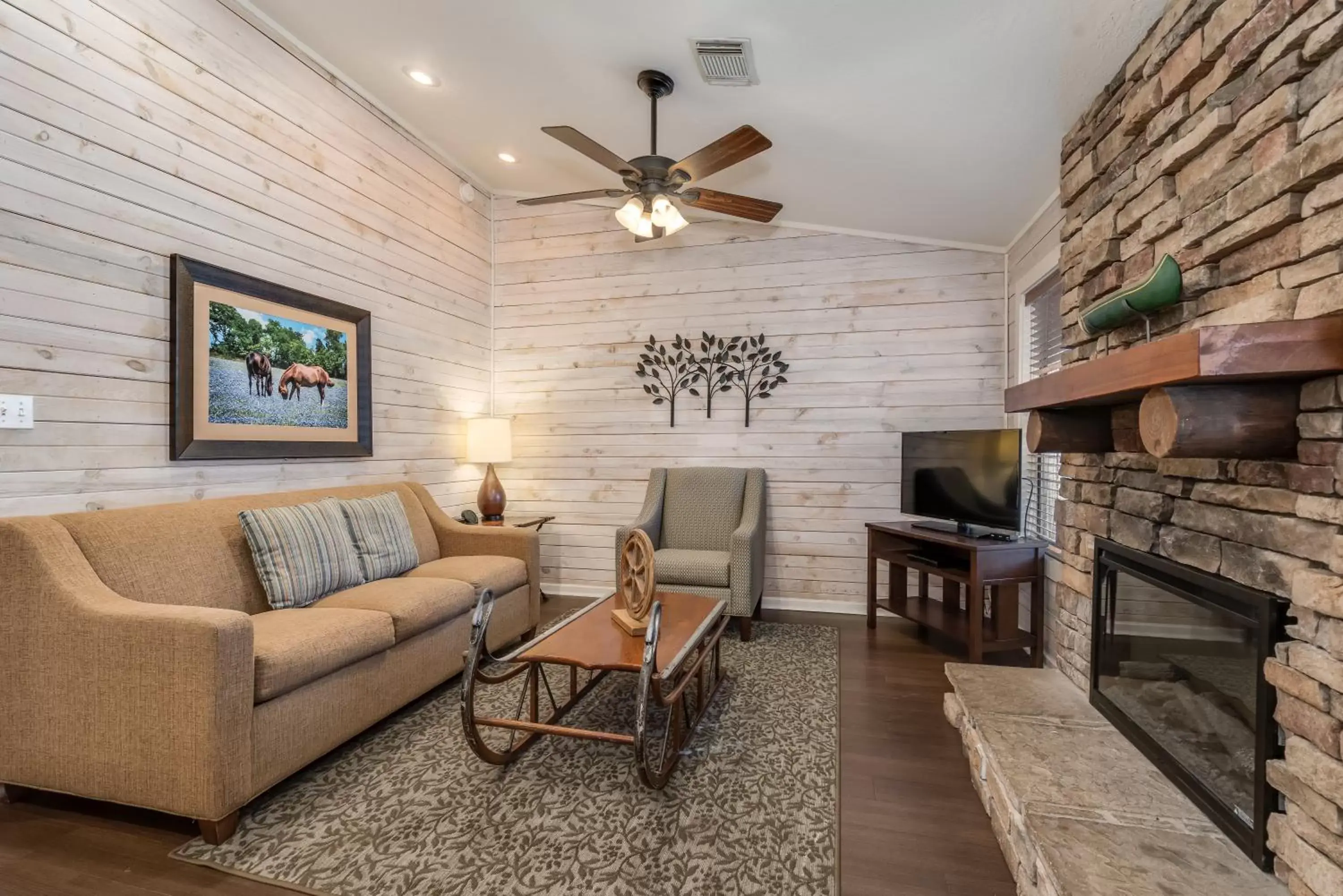 Photo of the whole room in Holiday Inn Club Vacations Piney Shores Resort at Lake Conroe Photo of the whole room in Holiday Inn Club Vacations Piney Shores Resort at Lake Conroe