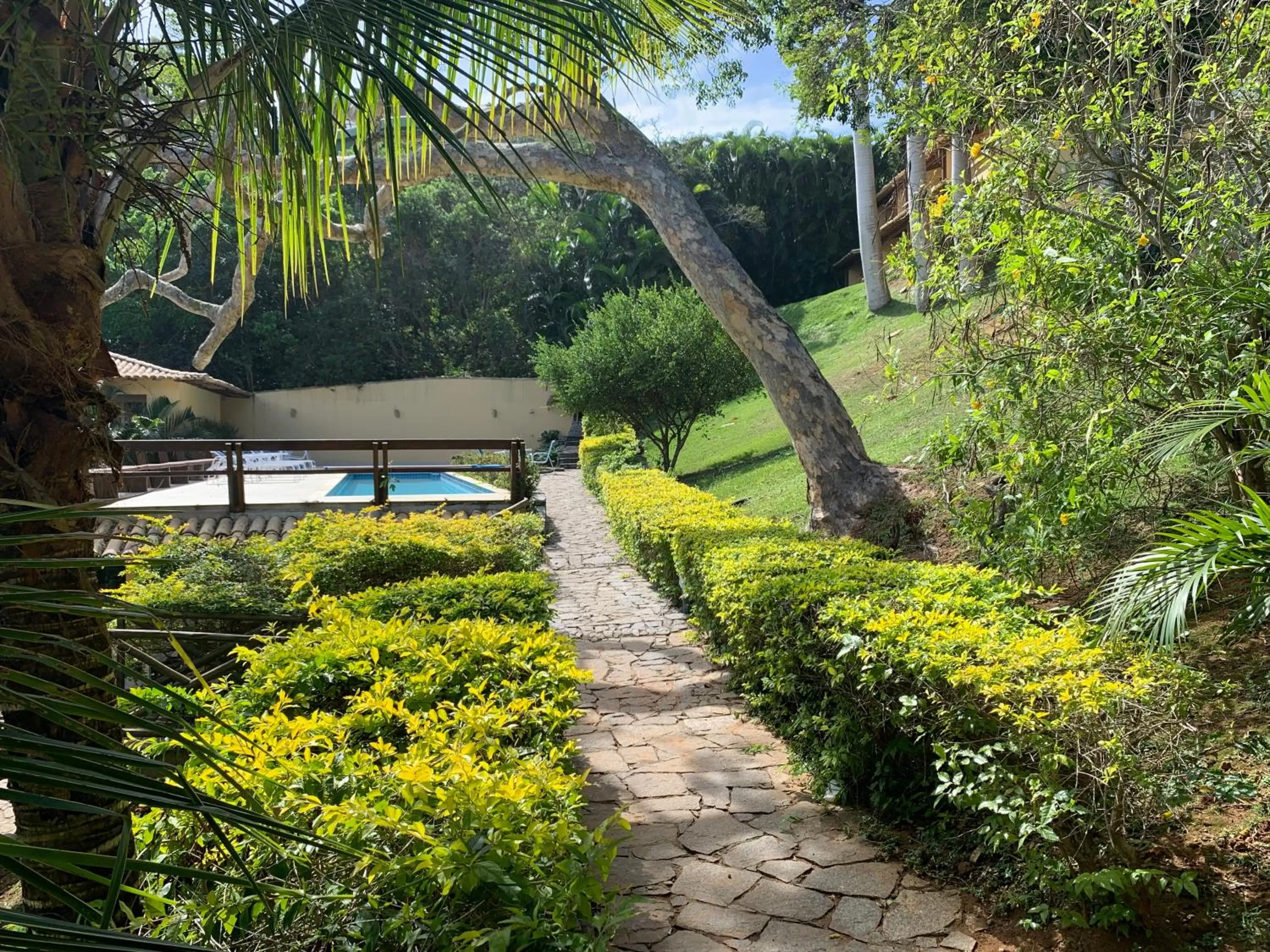 Praia da Ferradurinha Guest House