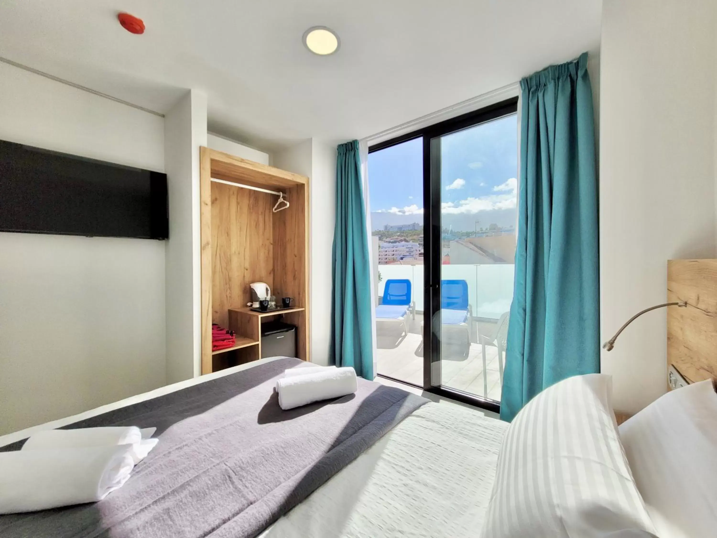 Restaurant/places to eat, Bed in Puerto Azul Restaurant/places to eat, Bed in Puerto Azul