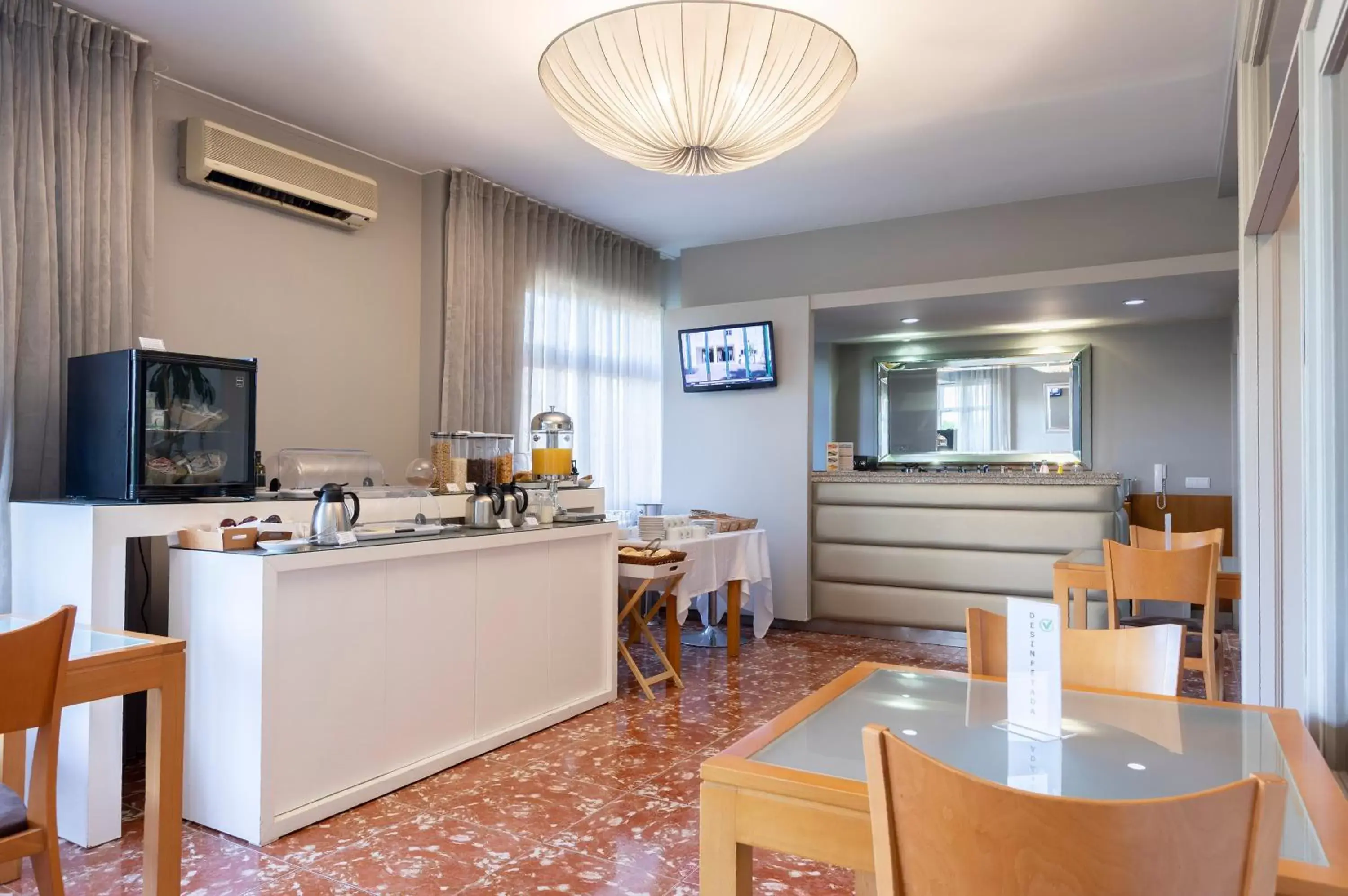Lounge or bar, Restaurant/Places to Eat in Hotel Vila