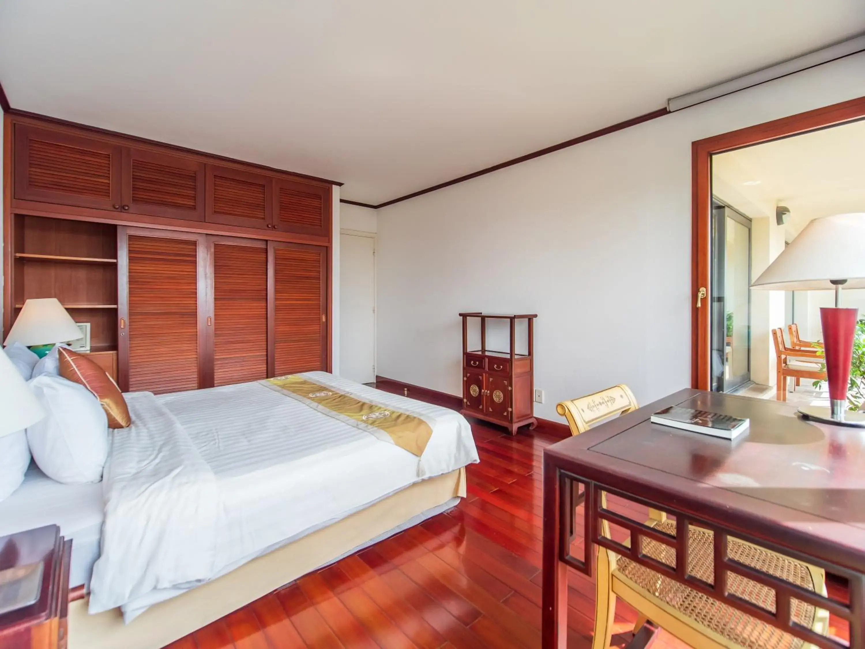 Bed in Saigon Domaine Luxury Residences