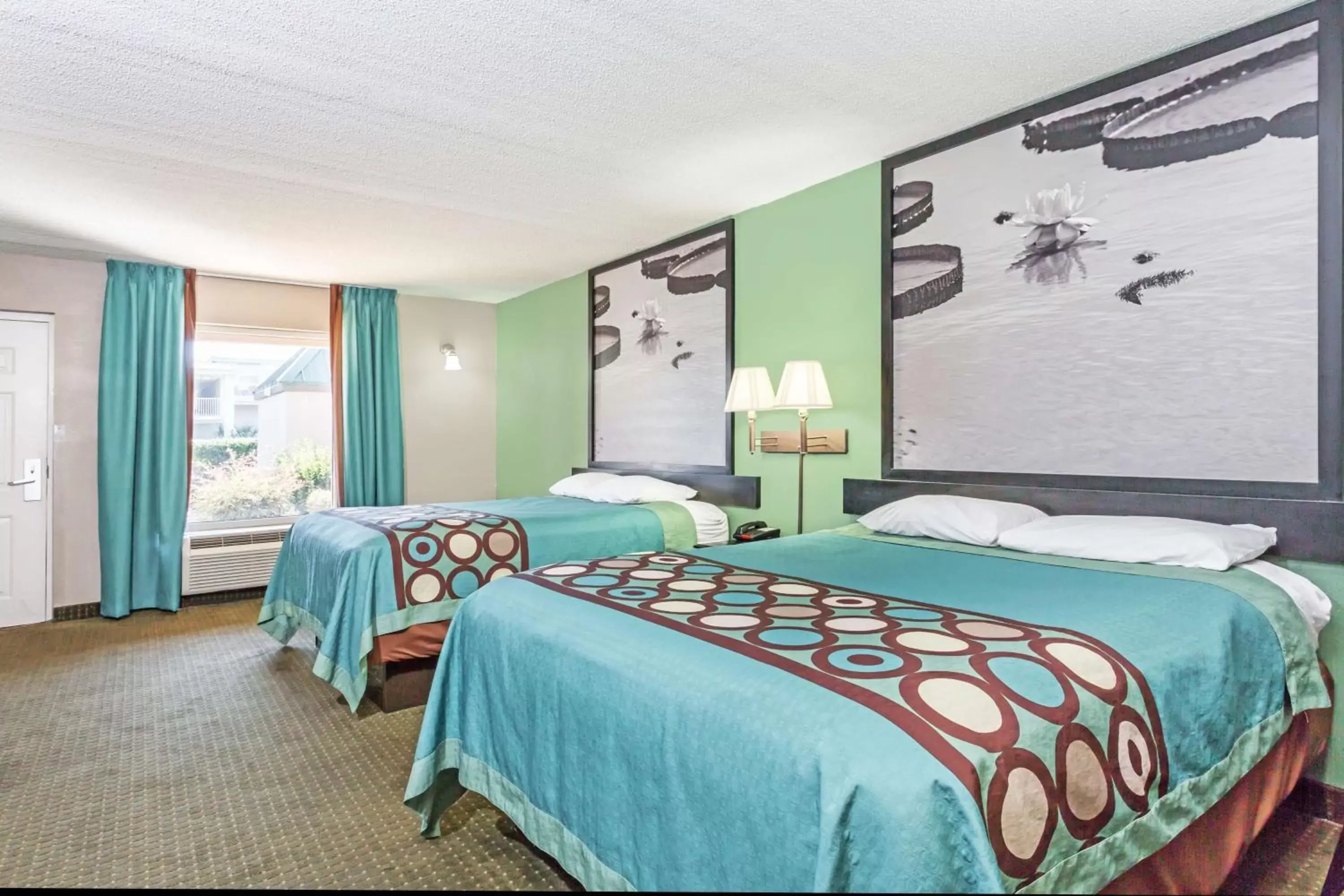 Queen Room with Two Queen Beds - Non-Smoking in Super 8 by Wyndham Marianna