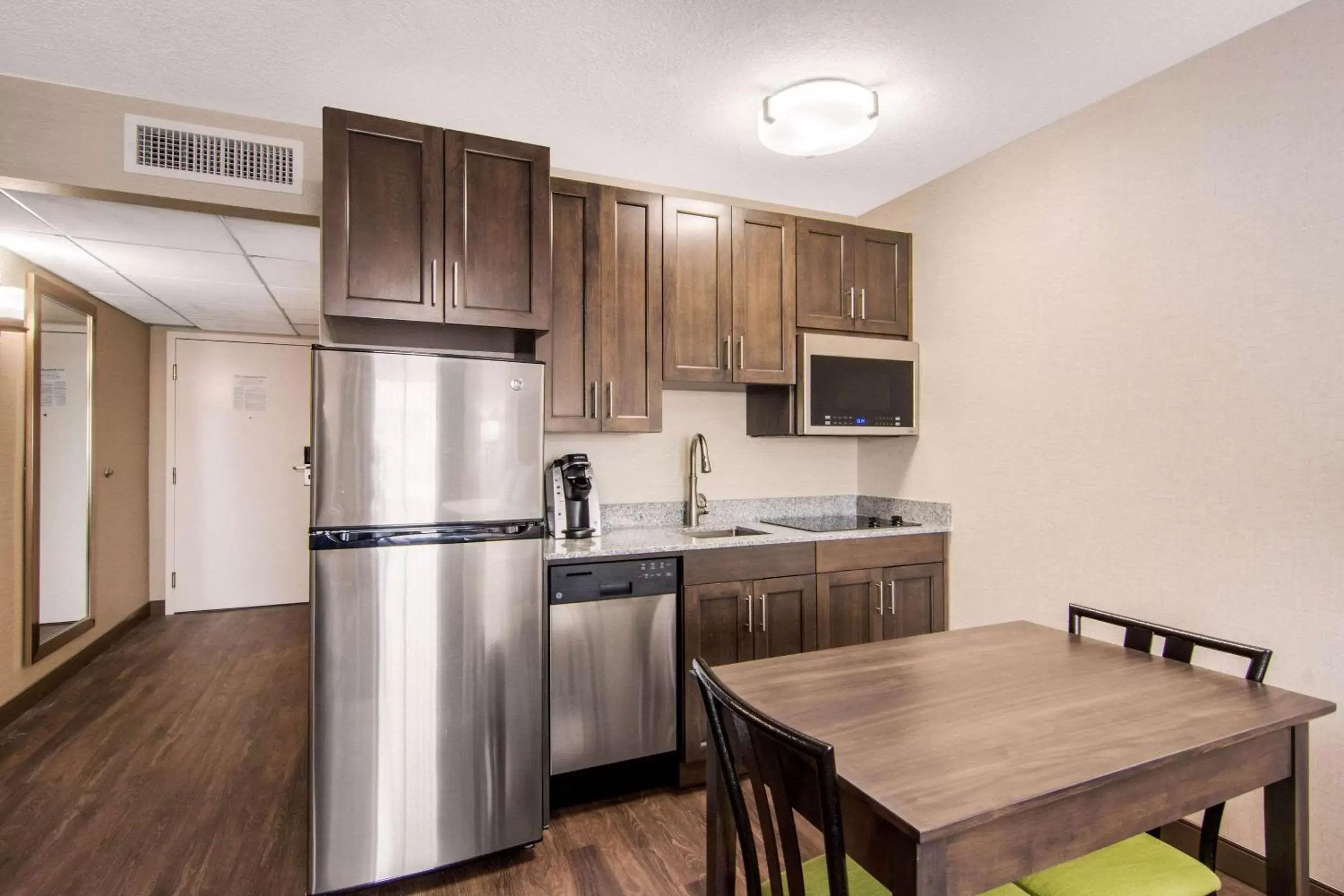 Photo of the whole room, Kitchen/Kitchenette in Comfort Inn & Suites Red Deer