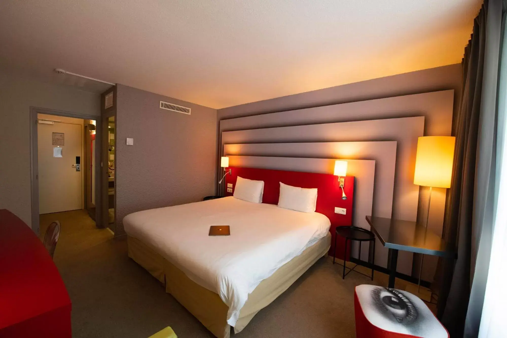 Photo of the whole room, Bed in ibis Styles Avignon Sud