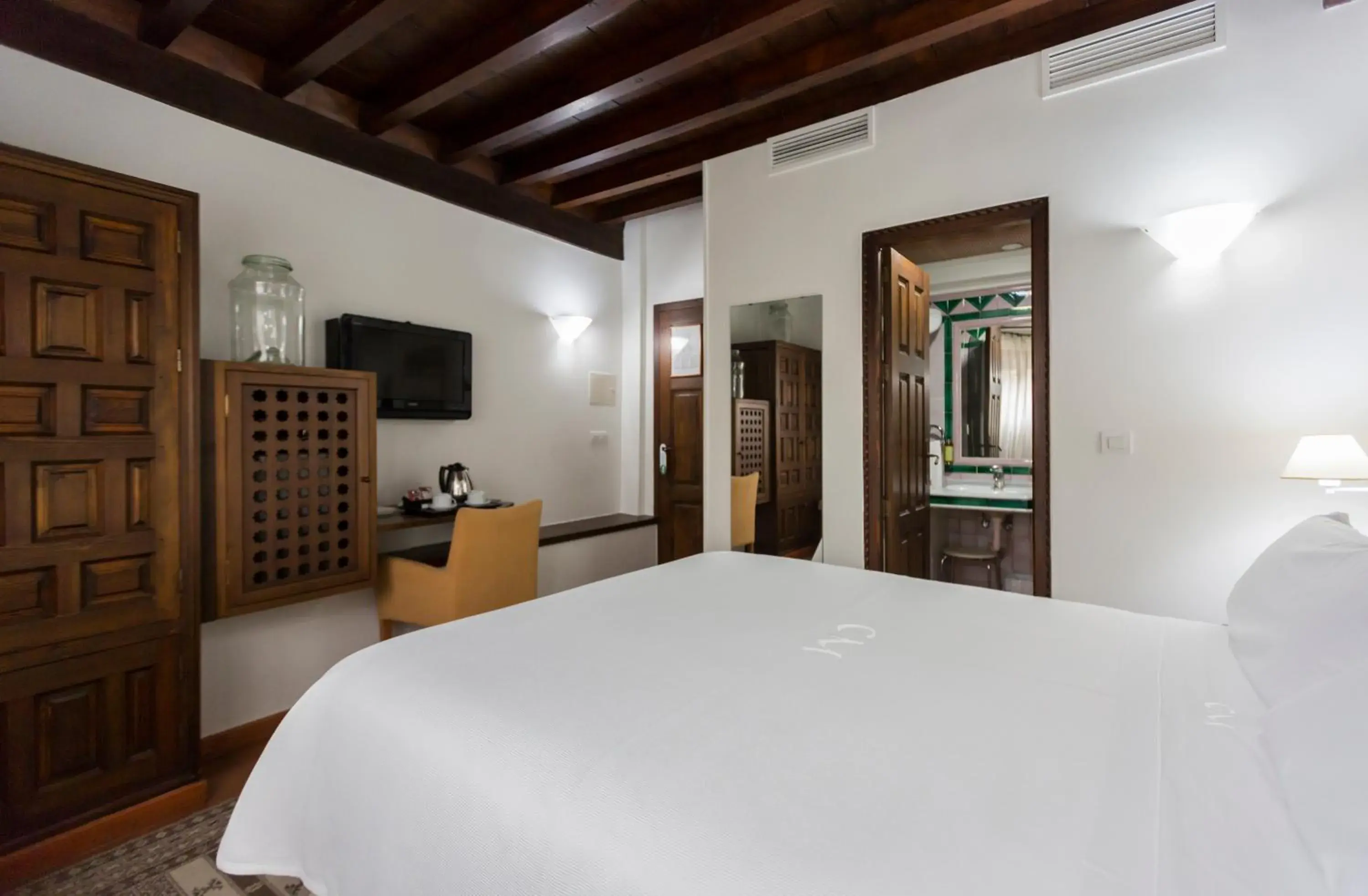 Photo of the whole room in Hotel Casa Morisca