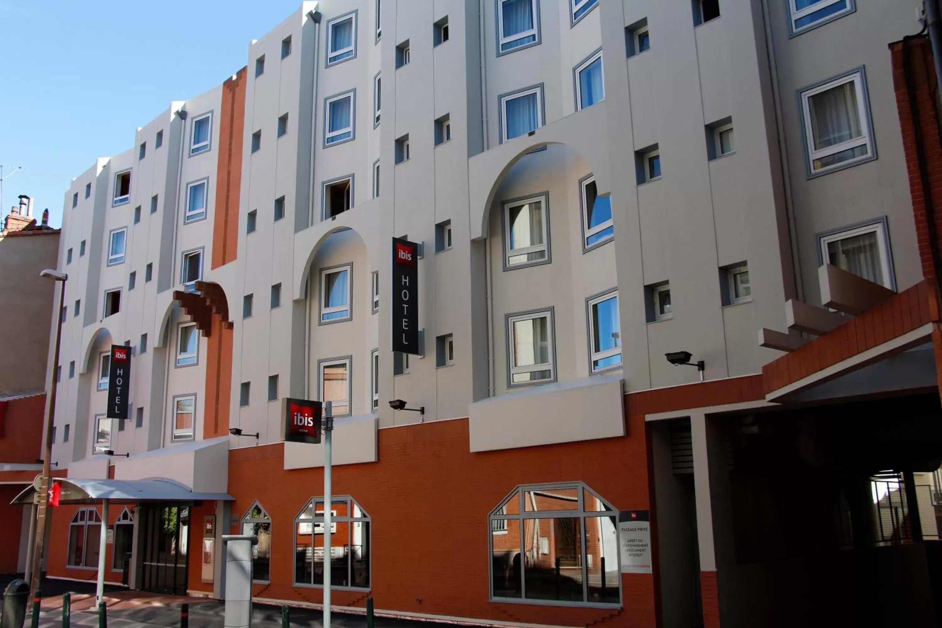 Facade/entrance, Property Building in ibis Toulouse Centre