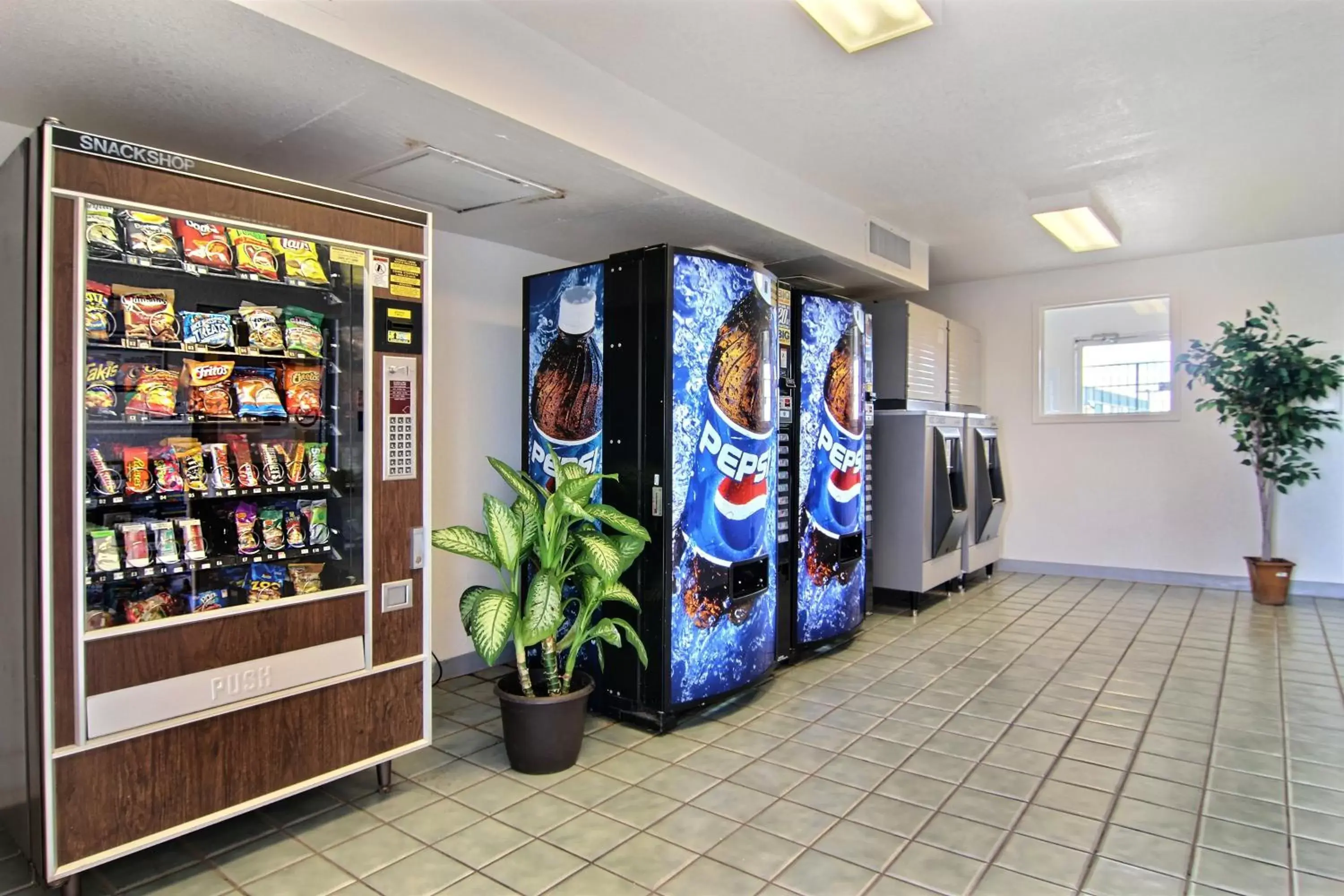 Food and drinks, Supermarket/Shops in Motel 6-Tucumcari, NM