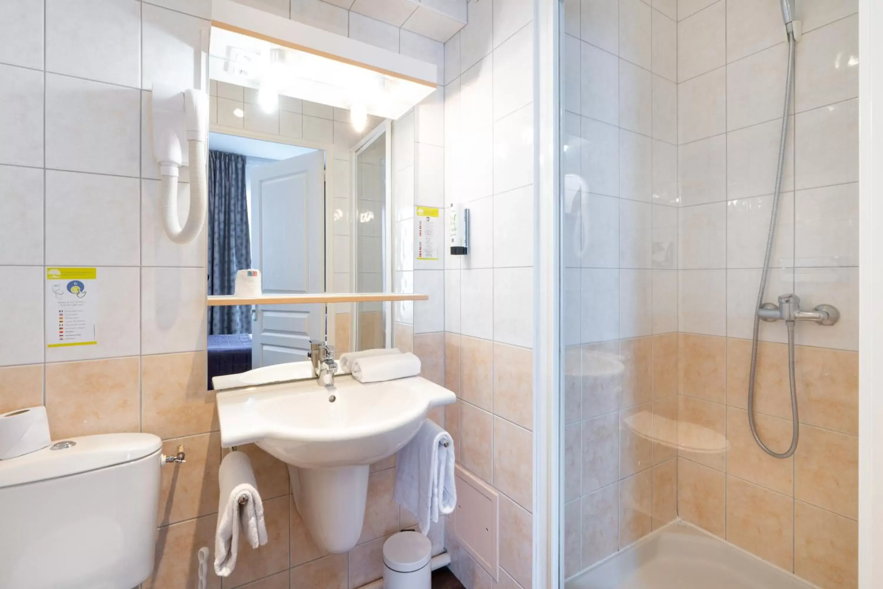 Bathroom in Hotel des Ducs