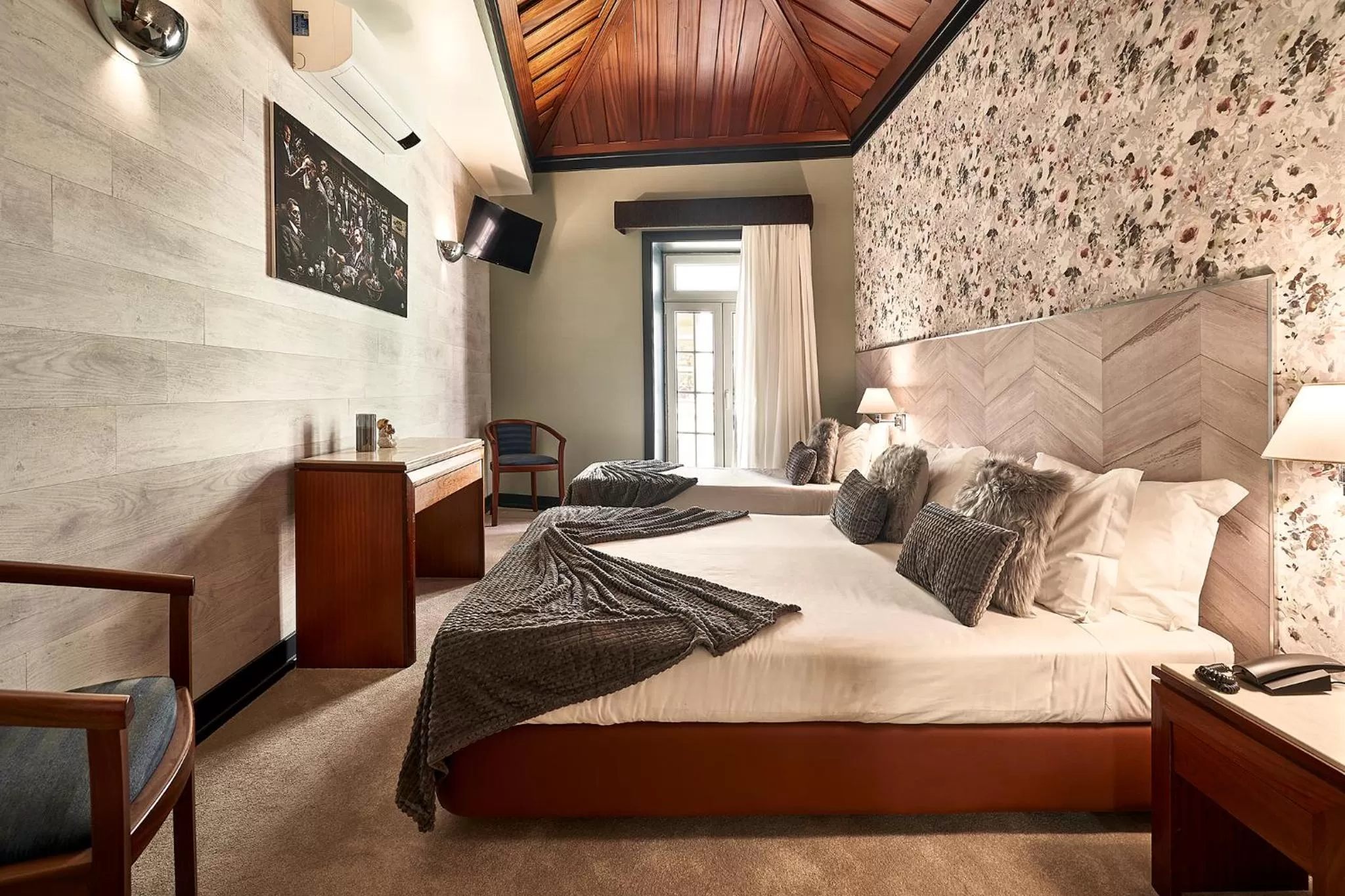 Bed in Galeria Suite Hotel