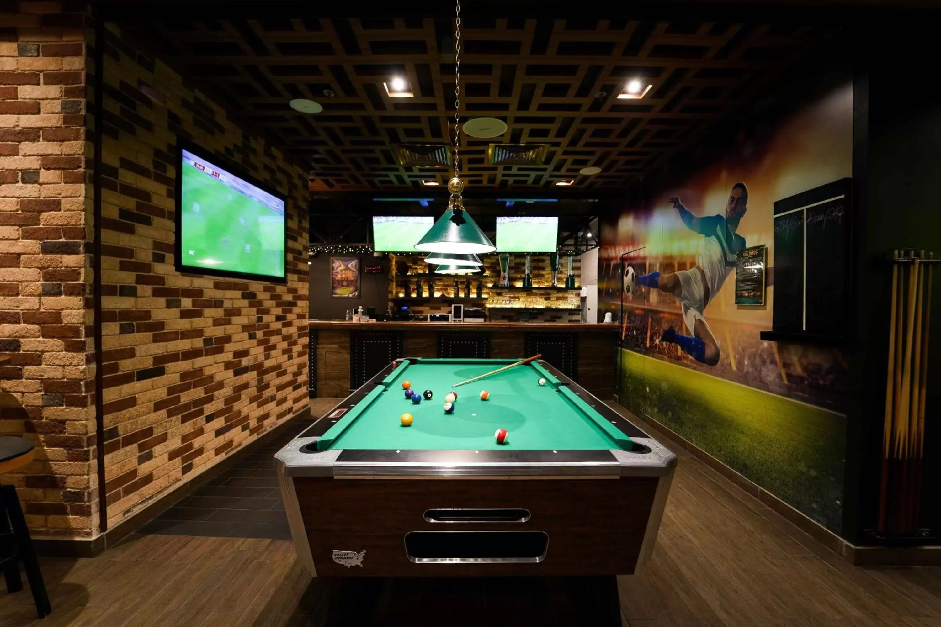 Lounge or bar, Billiards in Mercure Dubai Barsha Heights Hotel Suites