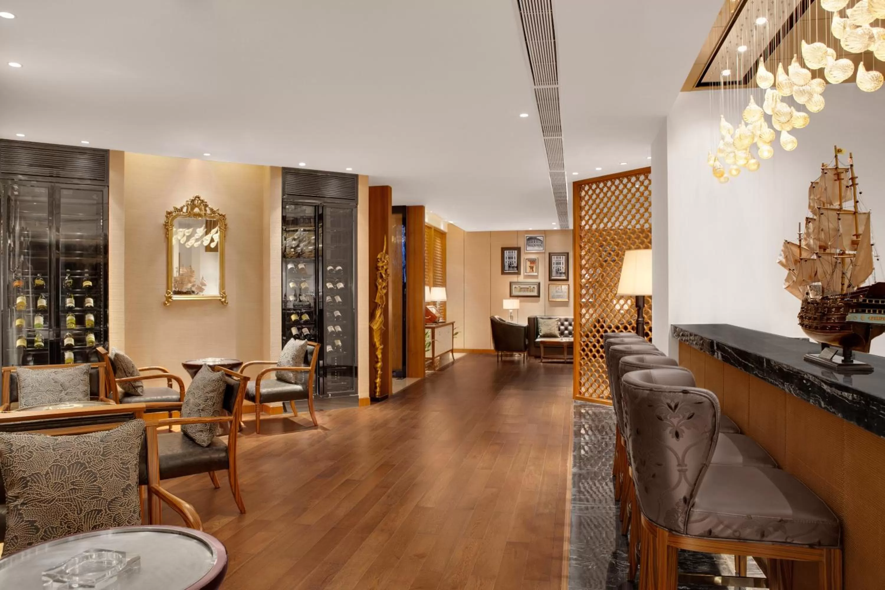 Lounge or bar in Crowne Plaza Sanya City Center by IHG