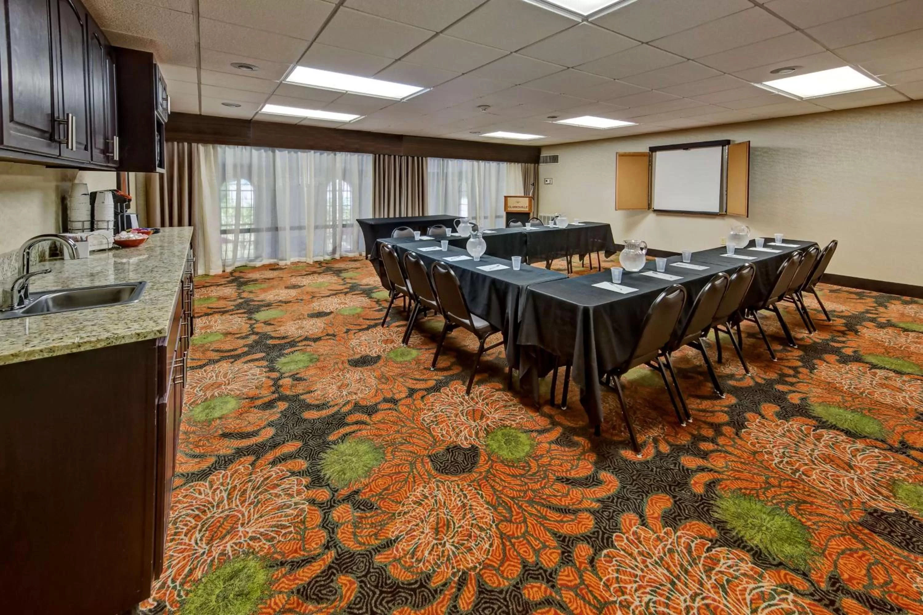 Meeting/conference room in Hampton Inn by Hilton Clarksville