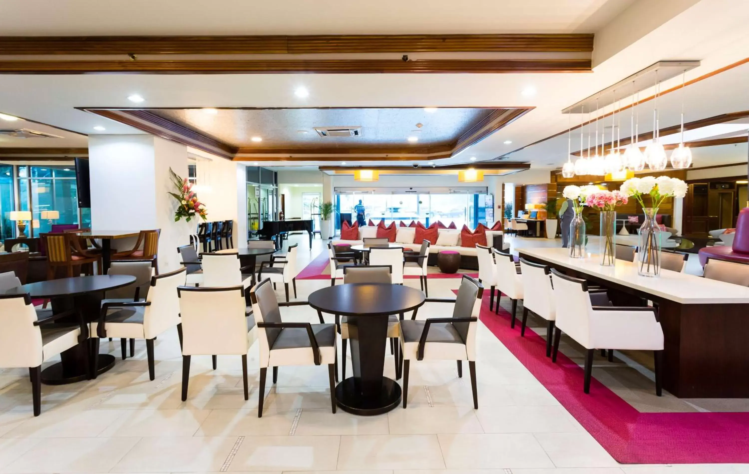 Lounge or bar, Restaurant/Places to Eat in Radisson Hotel Trinidad