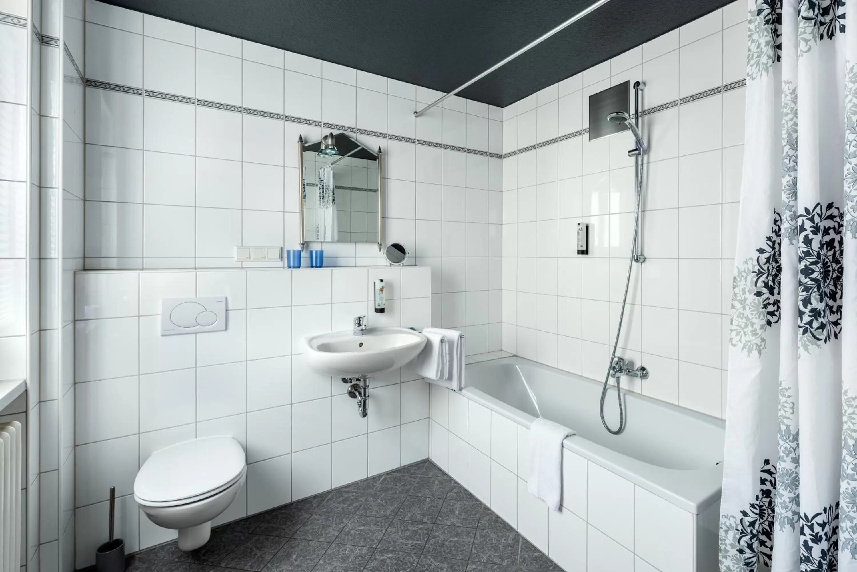 Toilet in Vier Jahreszeiten