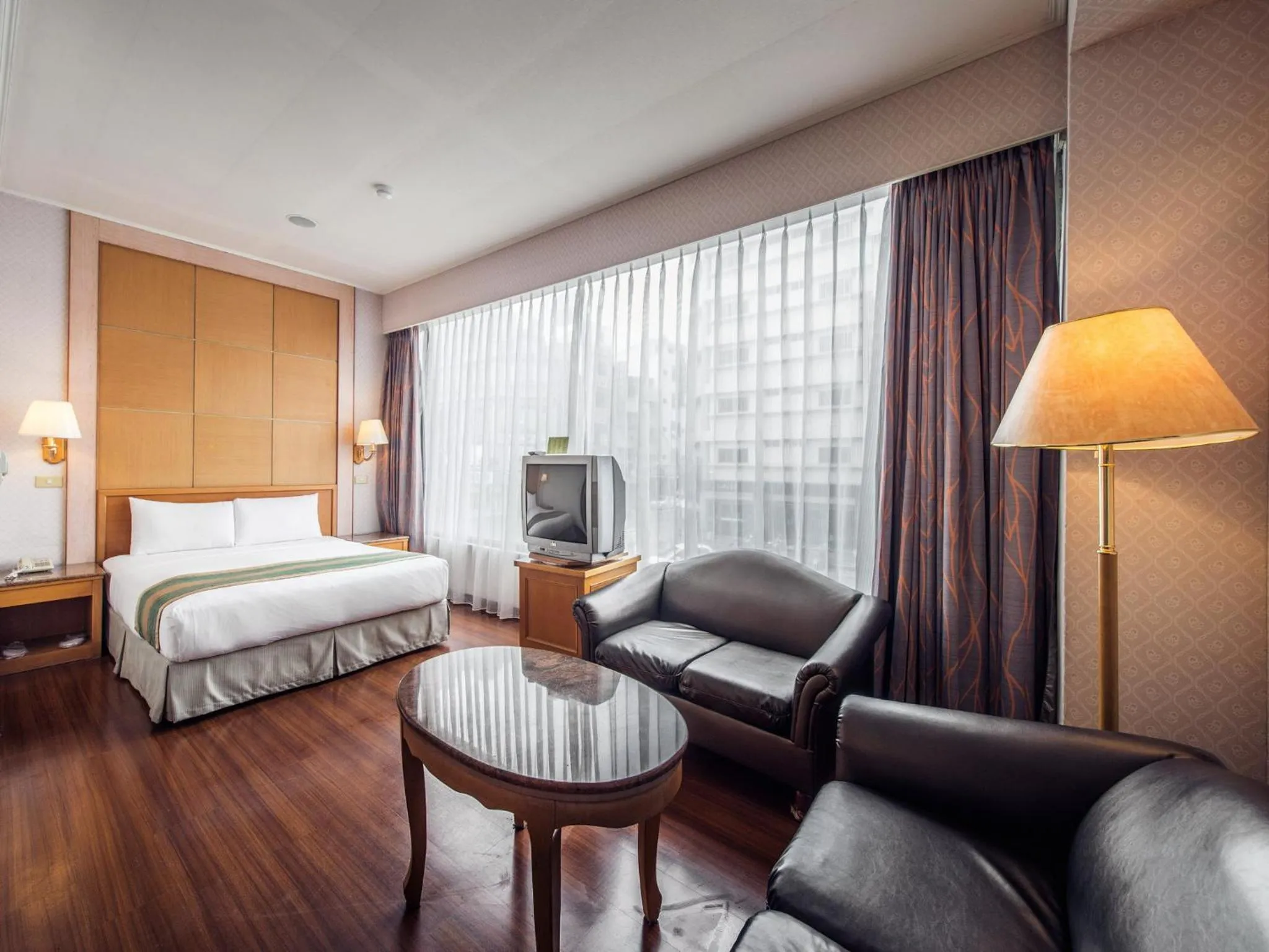 Photo of the whole room, Bed in Da Shih Hotel