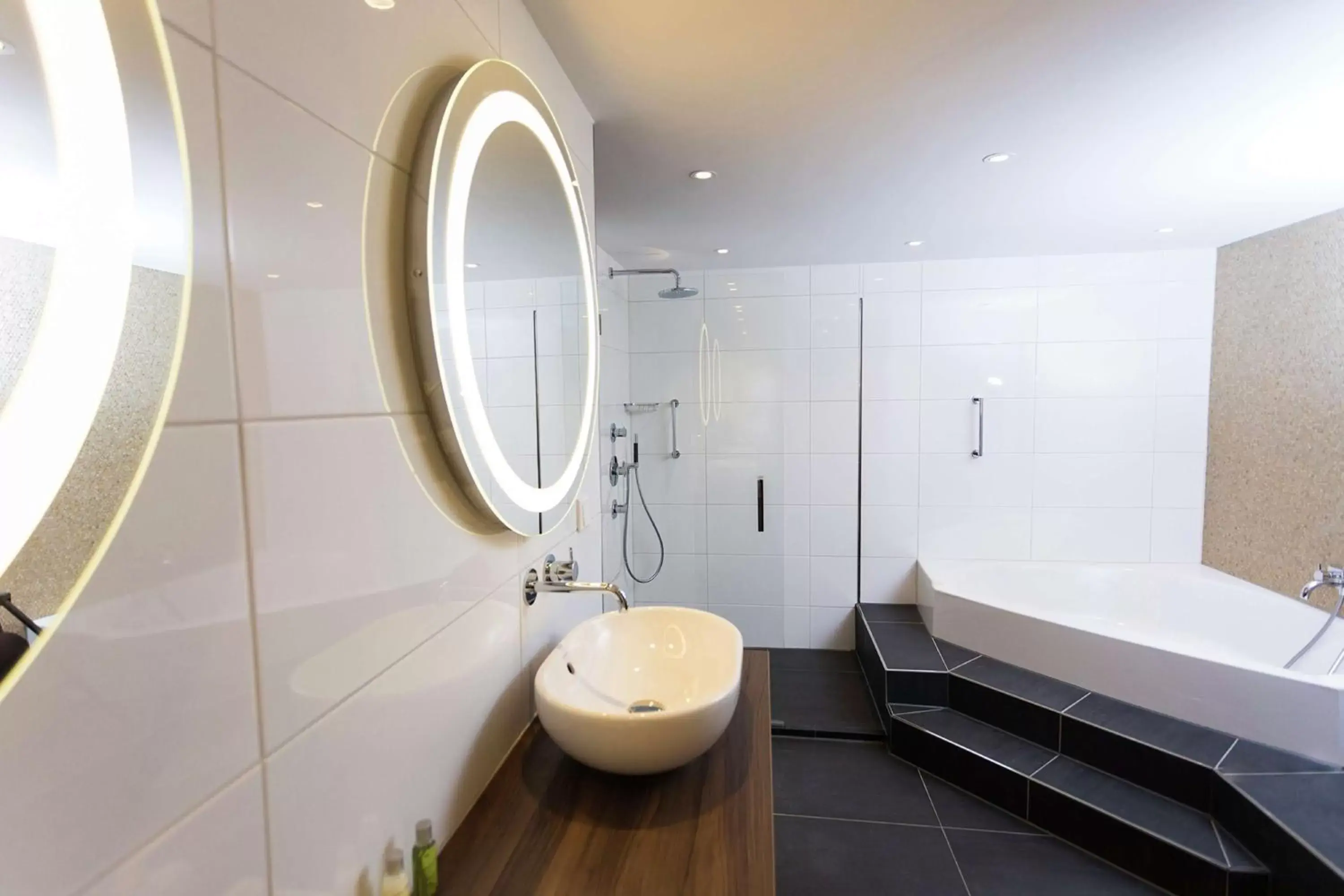 Bathroom in DoubleTree by Hilton Royal Parc Soestduinen