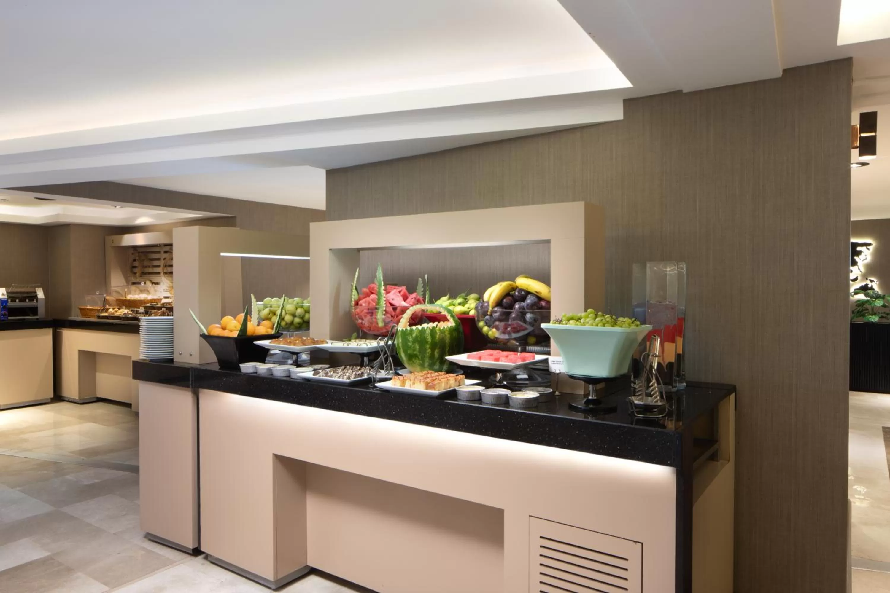 Restaurant/places to eat in Orka Royal Hotel & Spa