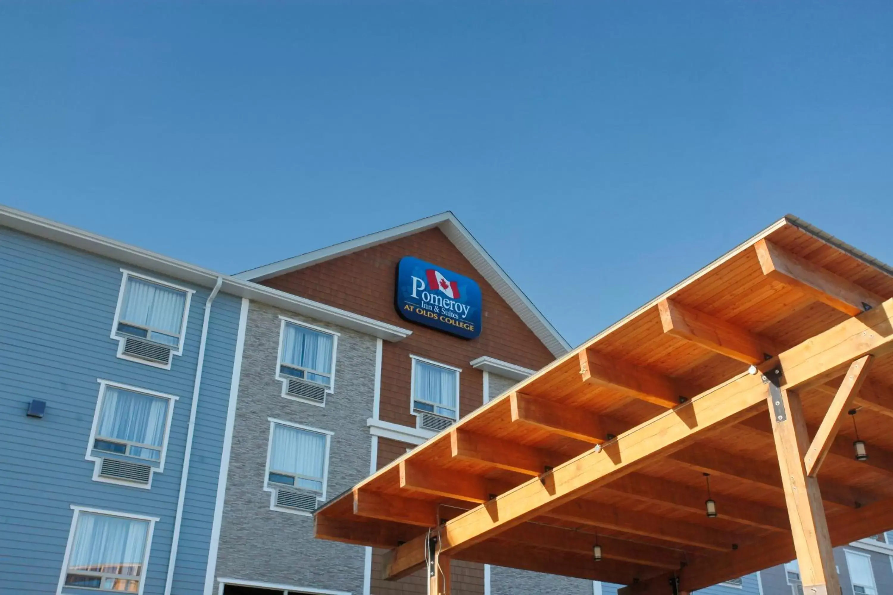 Facade/entrance, Property Building in Pomeroy Inn & Suites at Olds College