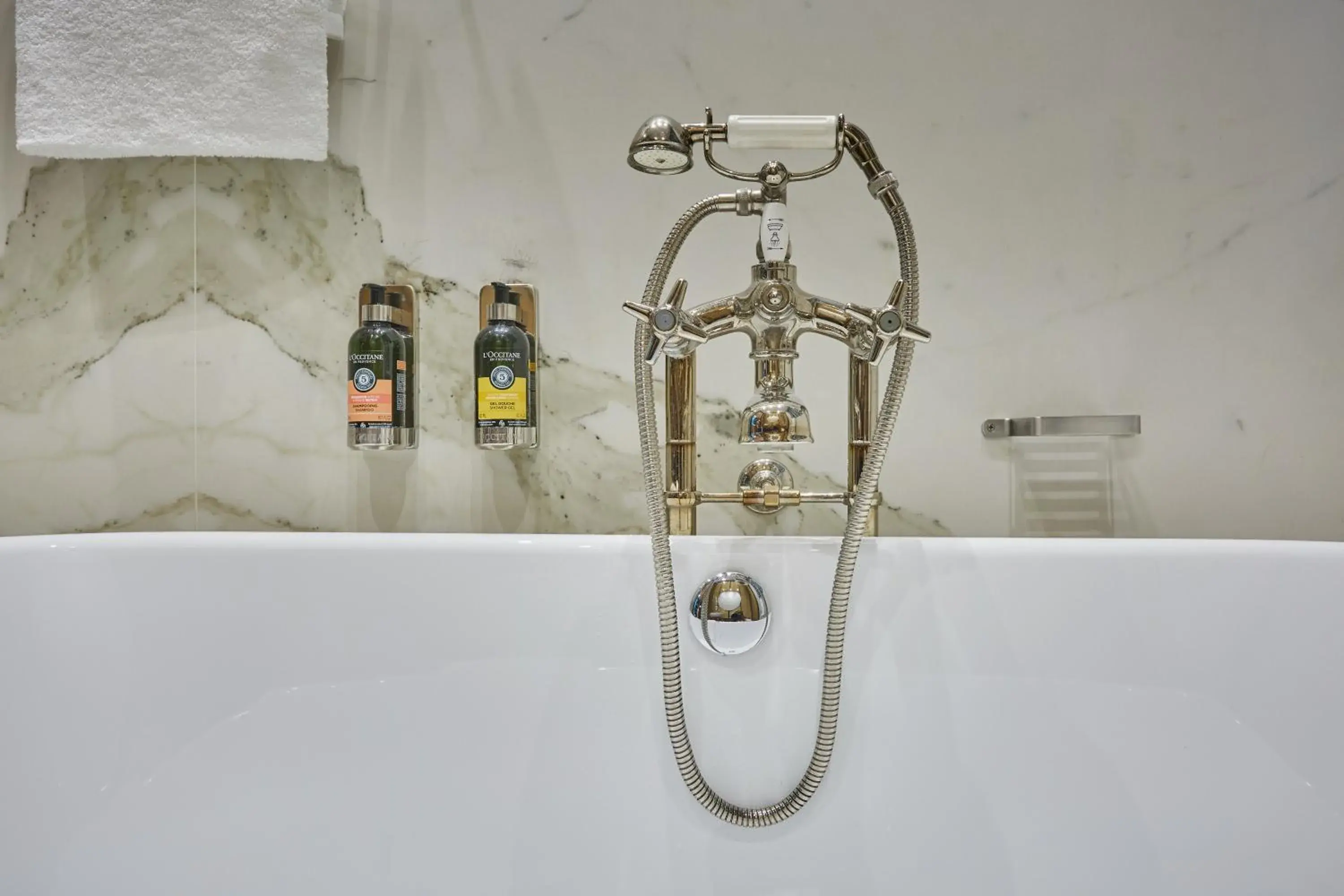 Bath, Bathroom in Le Robinet d'Or