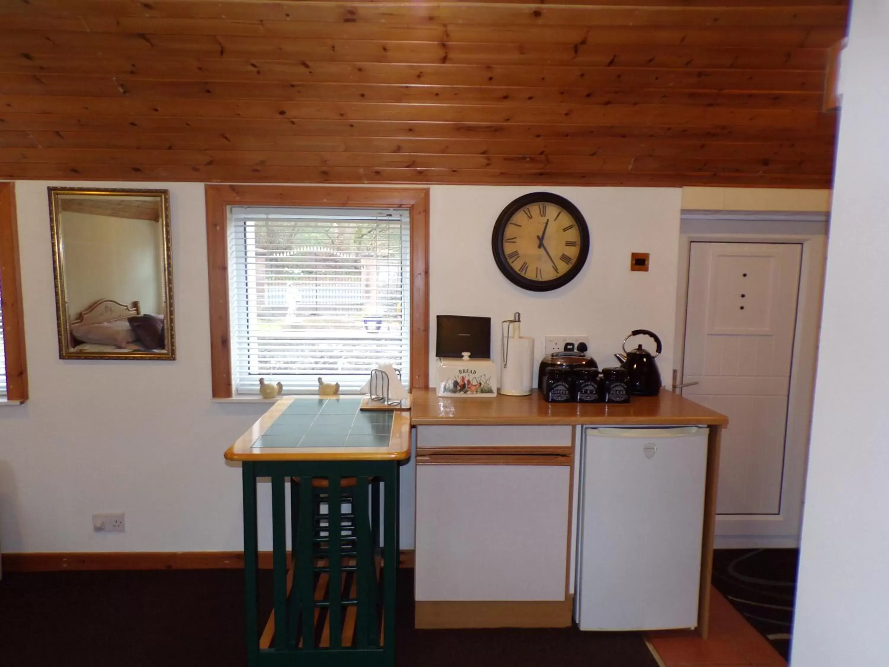 Kitchen/Kitchenette in Groom's Cottage