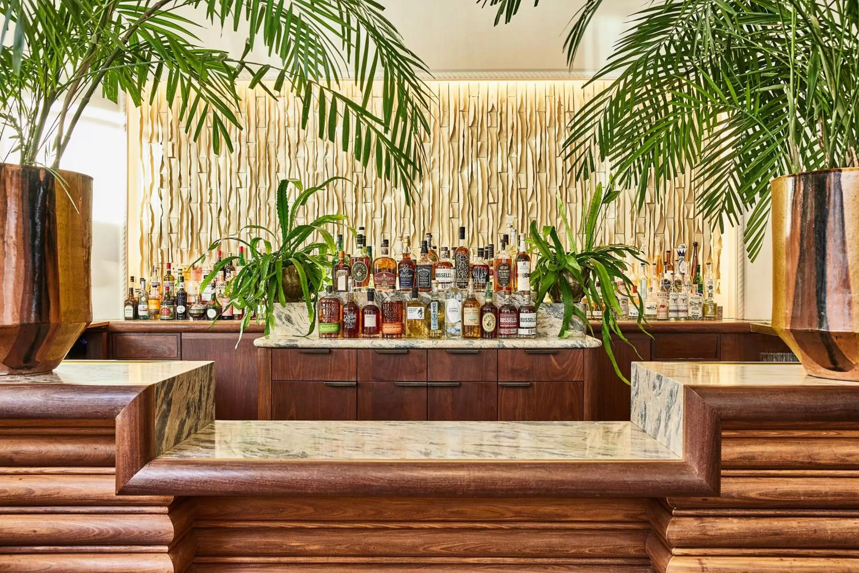 Lounge or bar in Santa Monica Proper Hotel, a Member of Design Hotels