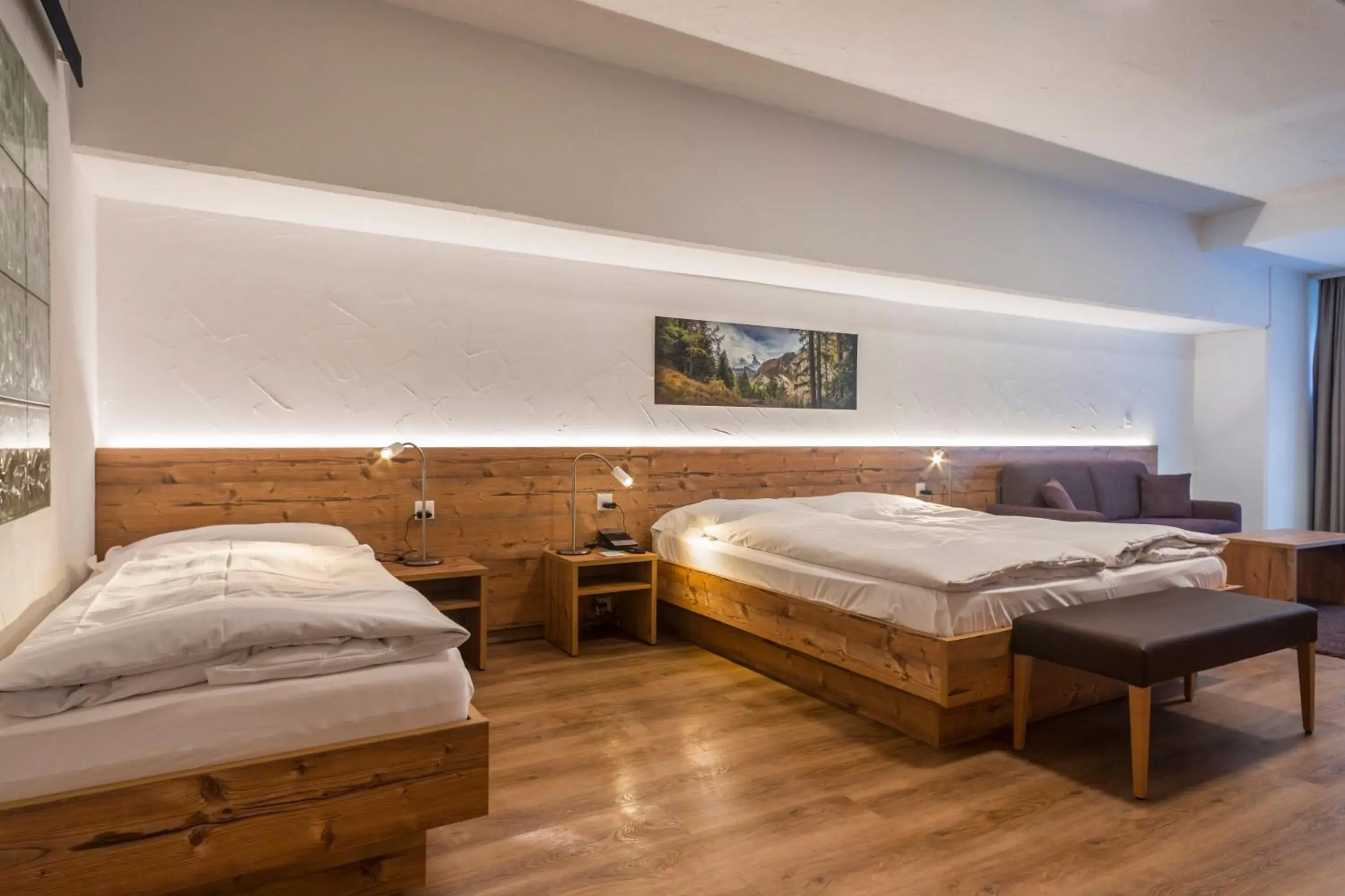 Photo of the whole room, Bed in Zermatt Budget Rooms