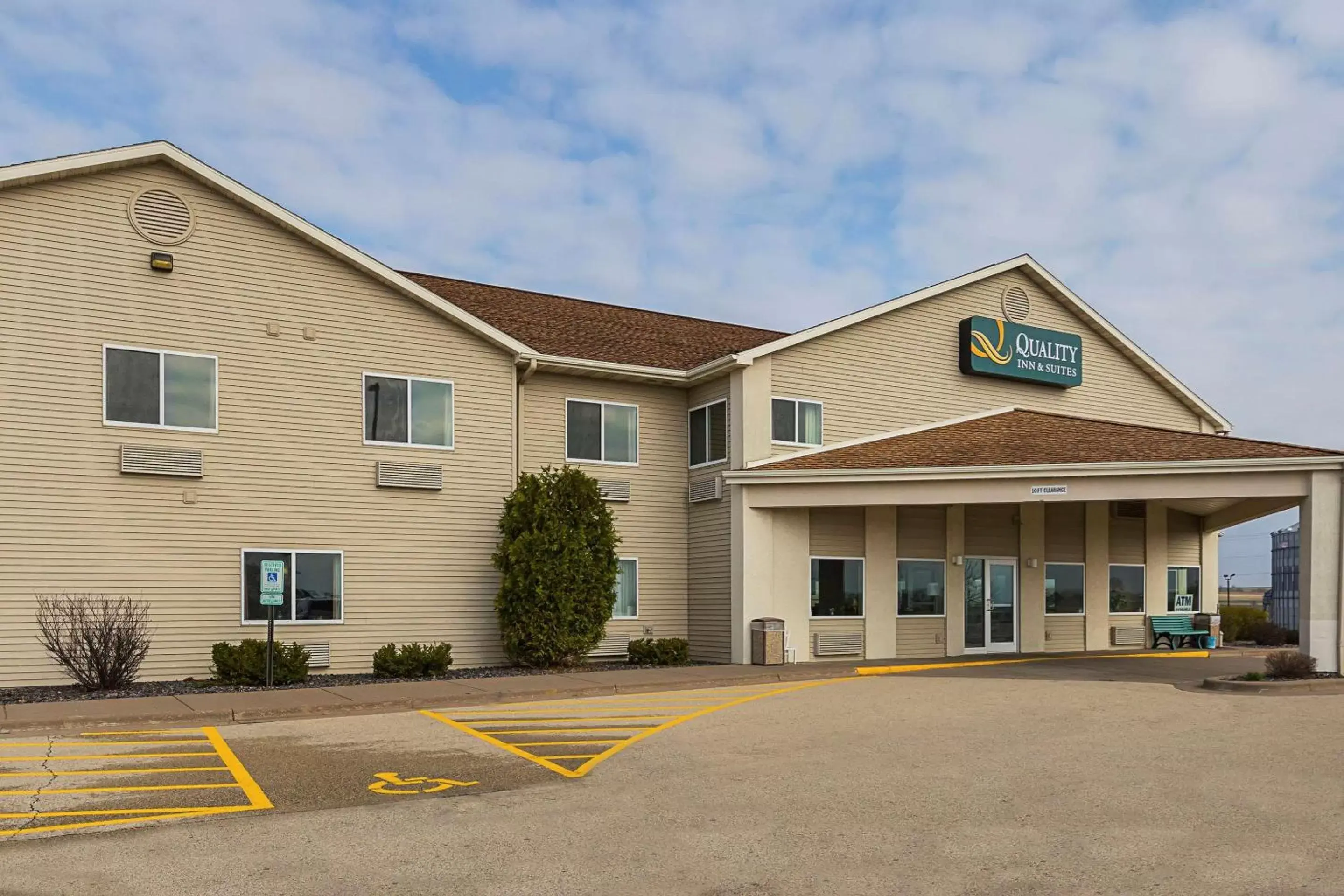 Property Building in Quality Inn & Suites Belmont Route 151