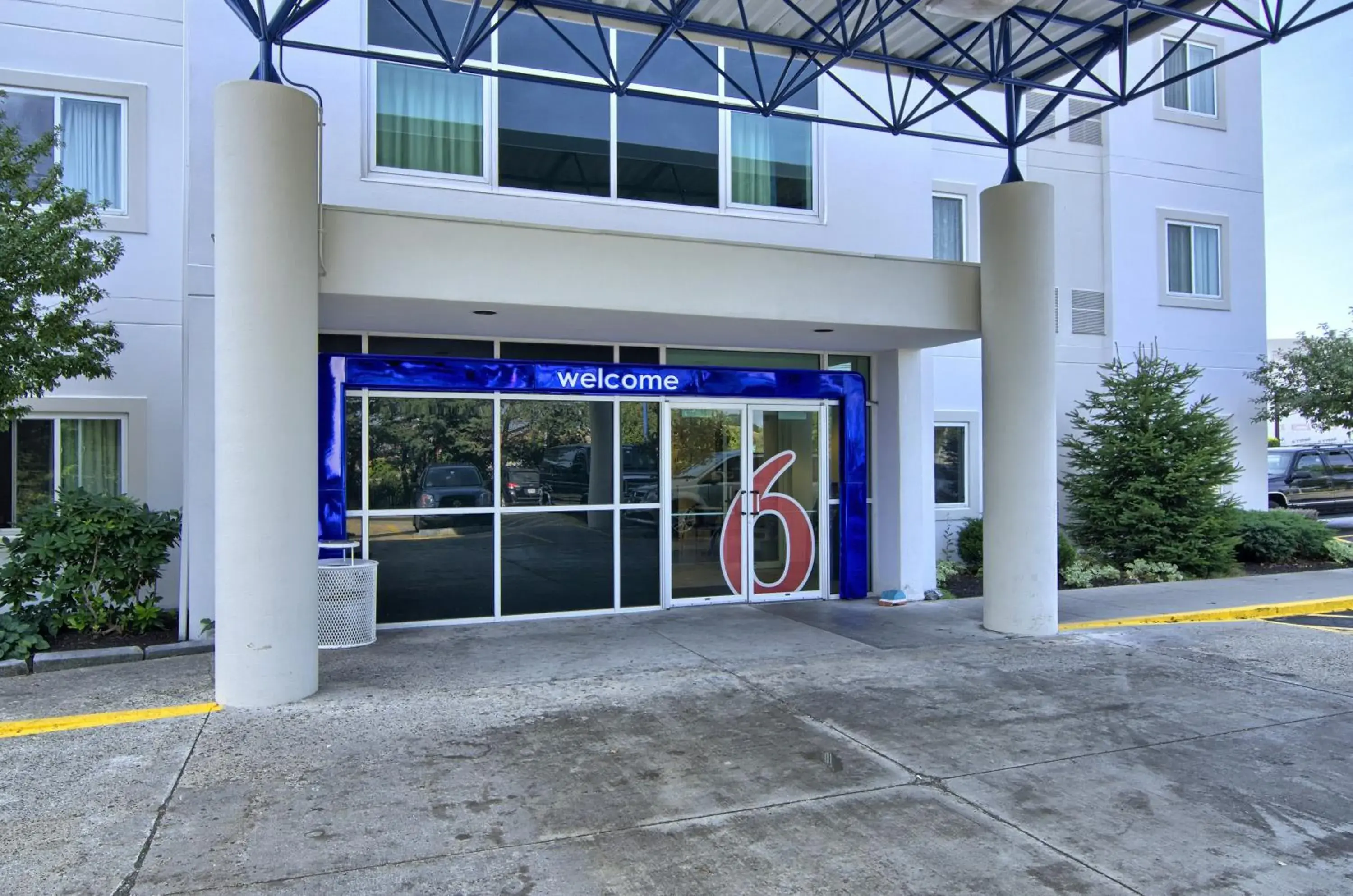 Facade/entrance in Motel 6-Portsmouth, NH