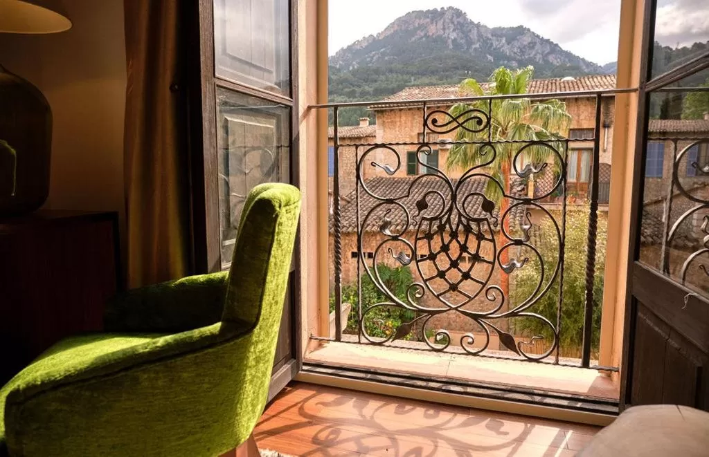 Mountain view in L'Avenida