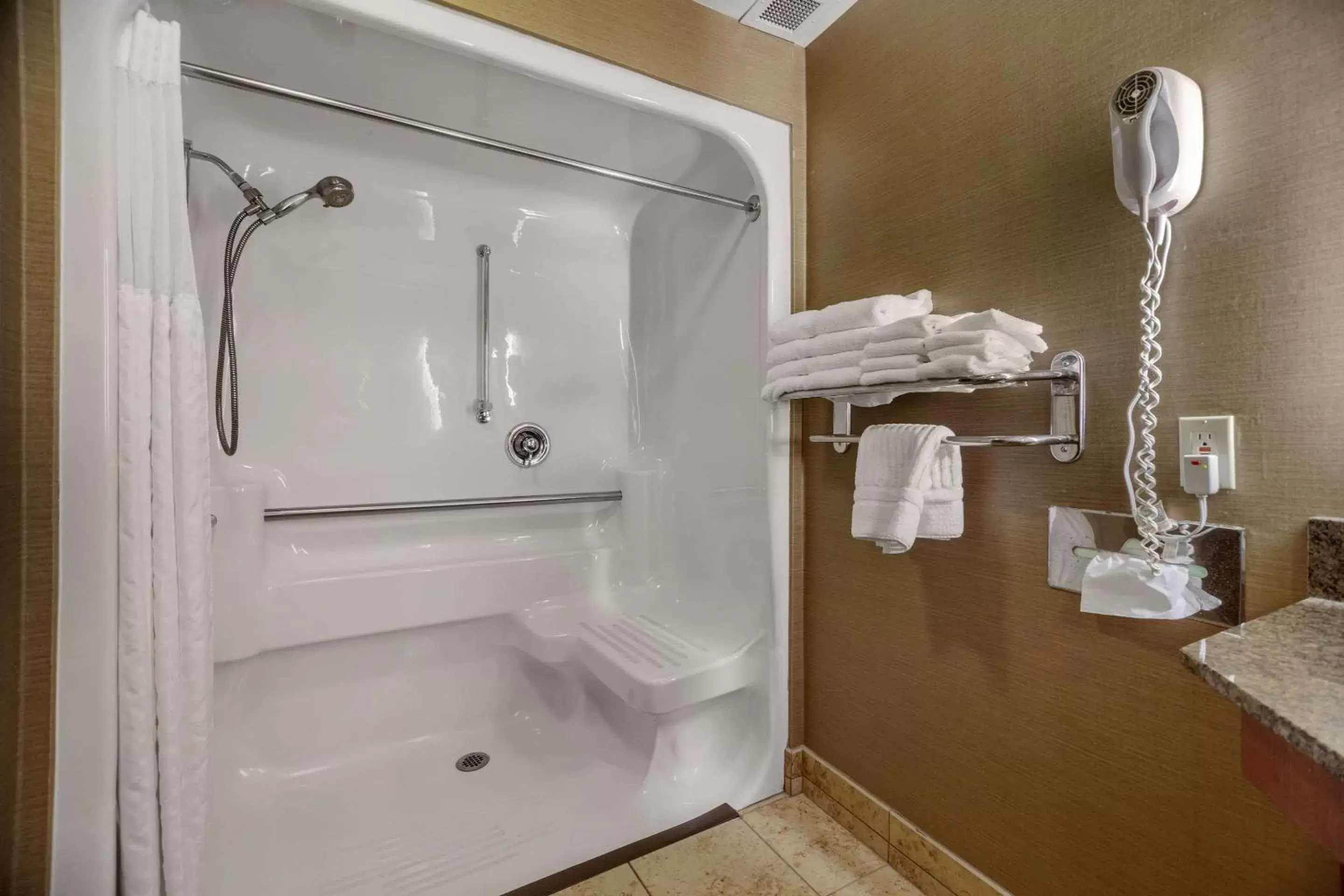 Photo of the whole room, Bathroom in Comfort Suites Green Bay