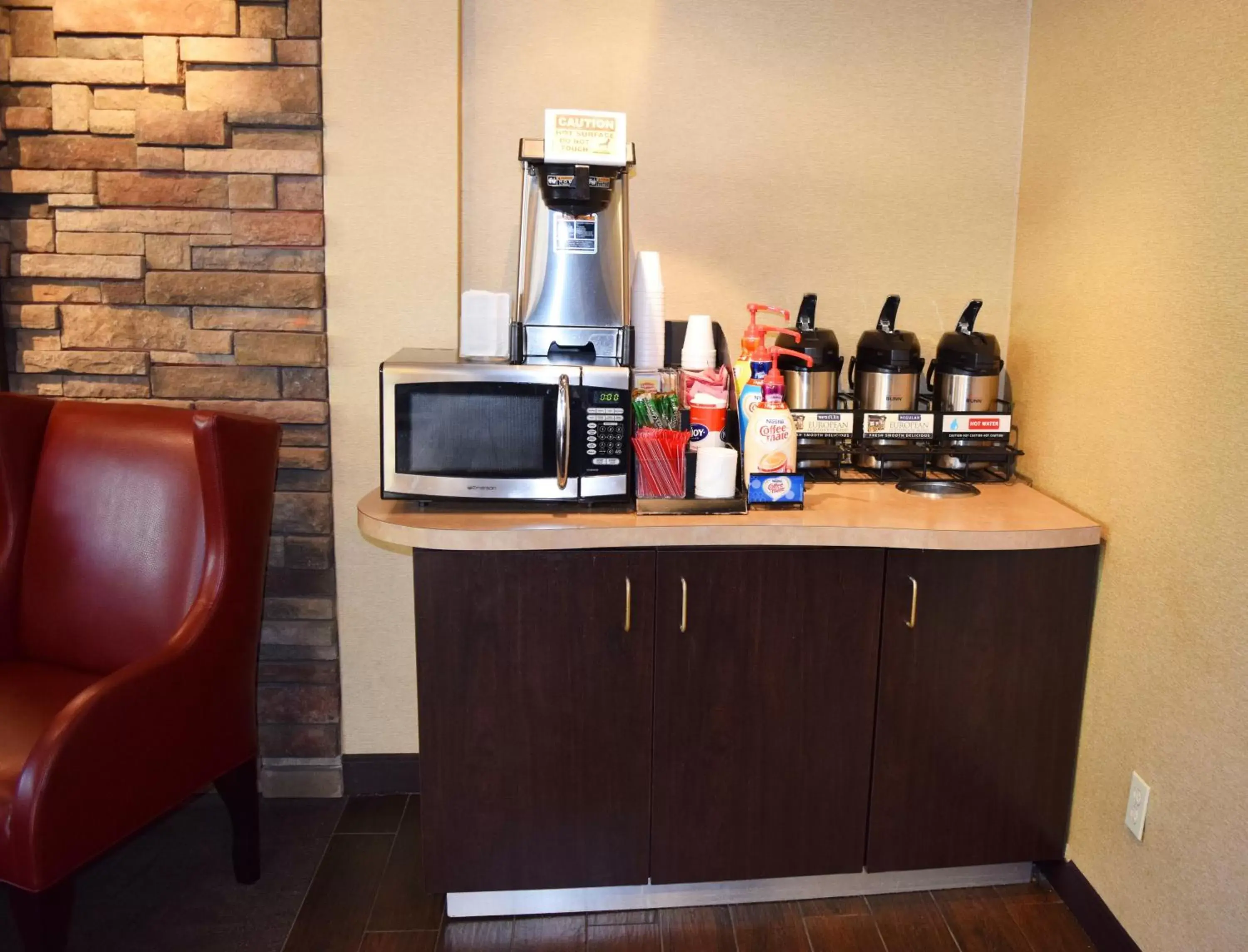 Lobby or reception in Red Roof Inn PLUS+ Pittsburgh East - Monroeville